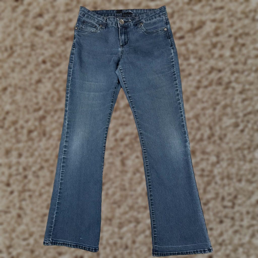Vintage KUT from the Kloth Jeans Womens 8 Blue Denim Medium Wash Bootcut Flare 30x30 Adult Regular Size 30 Blue 90s? (No, avoid adding decade unless given) Size 30" / US 8 / IT 44 - 1 Thumbnail