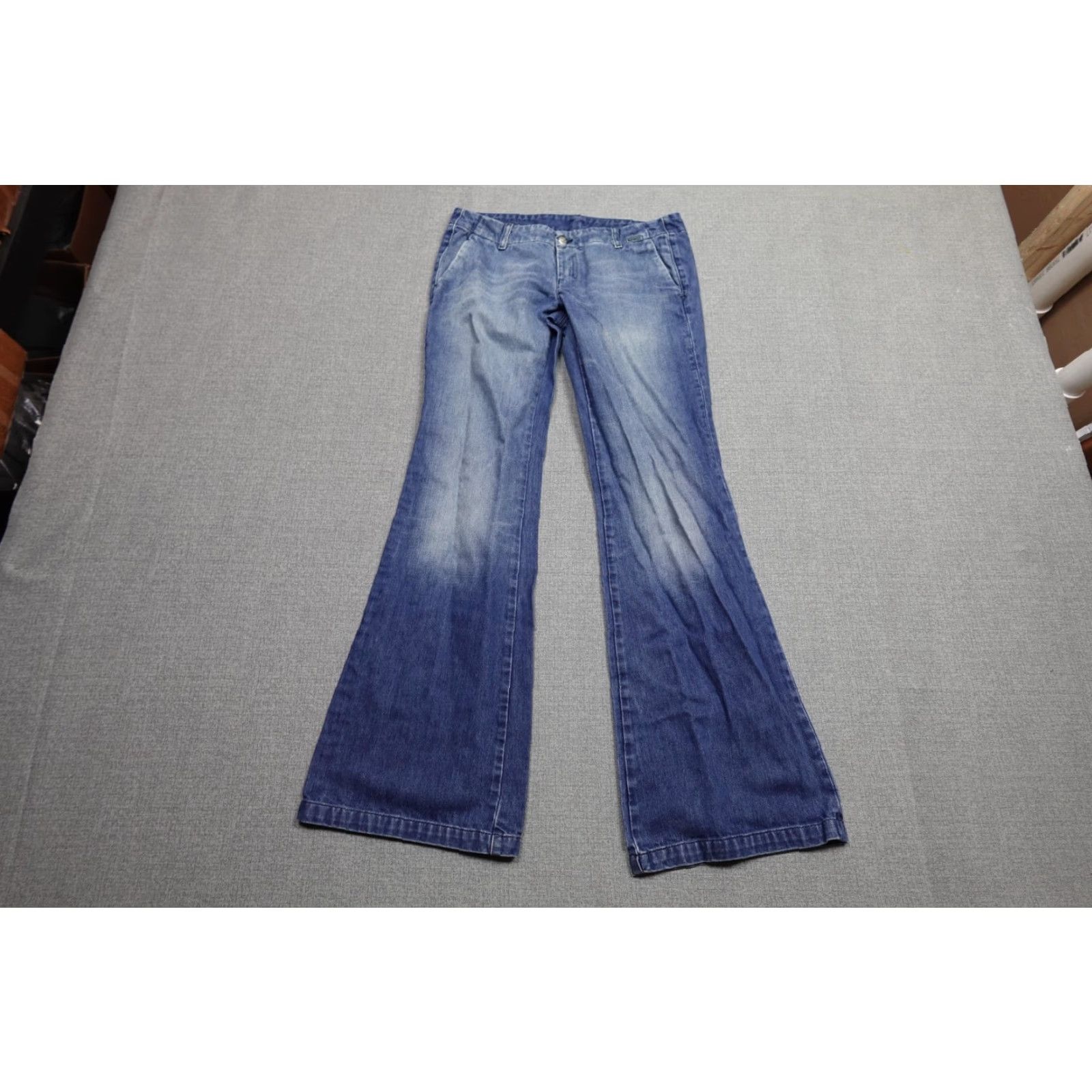 Diesel VINTAGE Diesel Jeans Womens Flare Leg 30x33 Blue Medium Wash Denim Bellbottoms Womens 30in Zip Pocket Zipper 100% Cotton Size 30" / US 8 / IT 44 - 2 Thumbnail