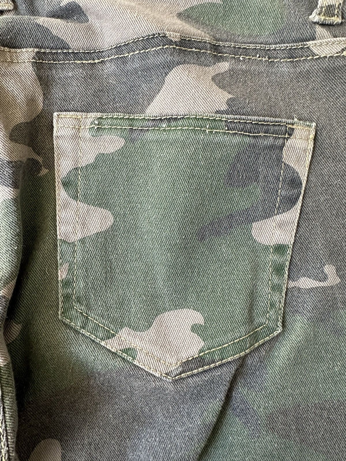If Six Was Nine 2000's Oririn Jeans - jrock camo pant Size US 31 - 21 Thumbnail