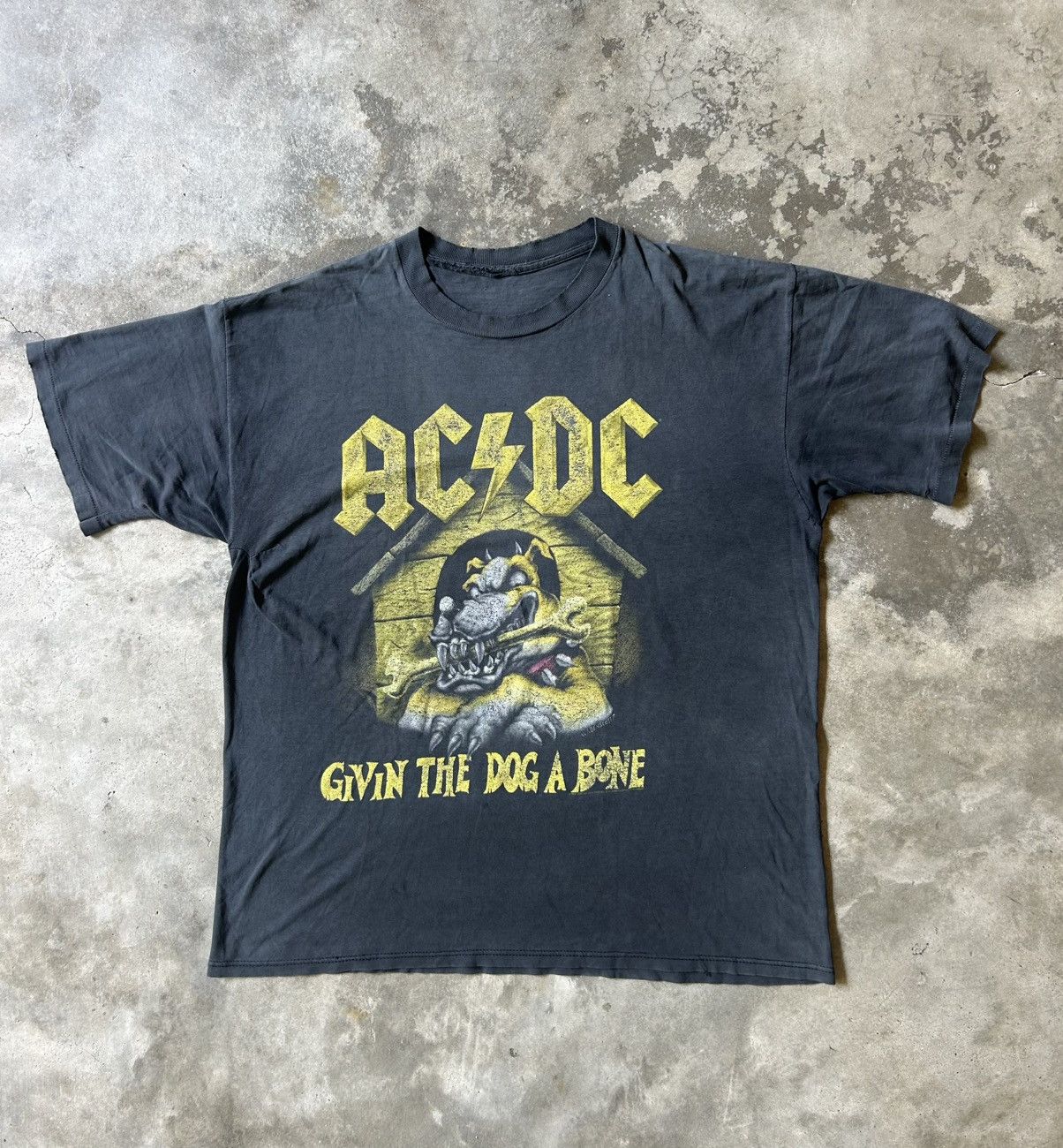 Band Tees Vintage ACDC given the dog a bone Shirt Size US XL / EU 56 / 4 - 1 Thumbnail