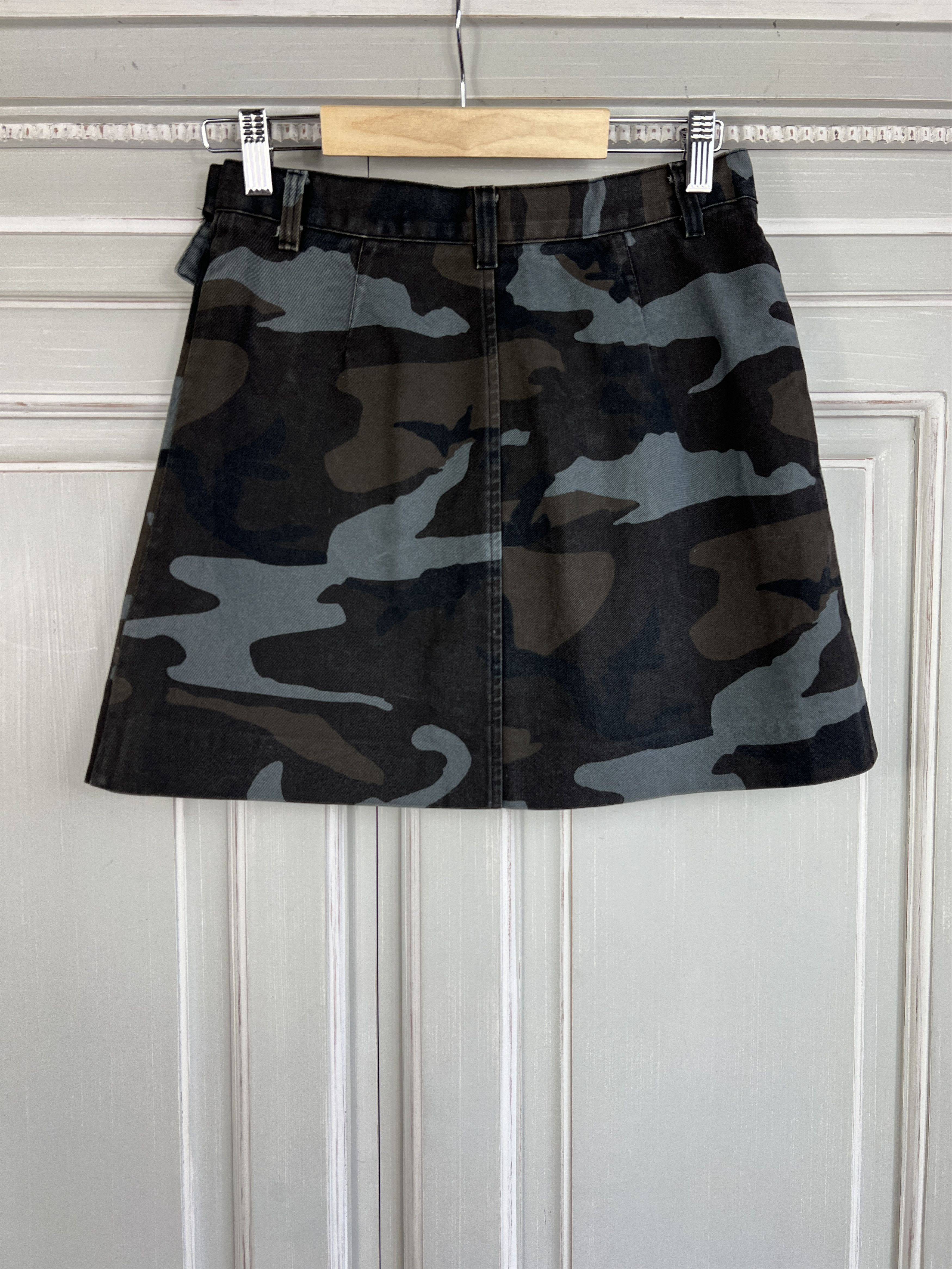 Realtree VINTAGE ASYMETRICAL CAMO MINI SKIRT Size 26" / US 2 / IT 38 - 2 Thumbnail