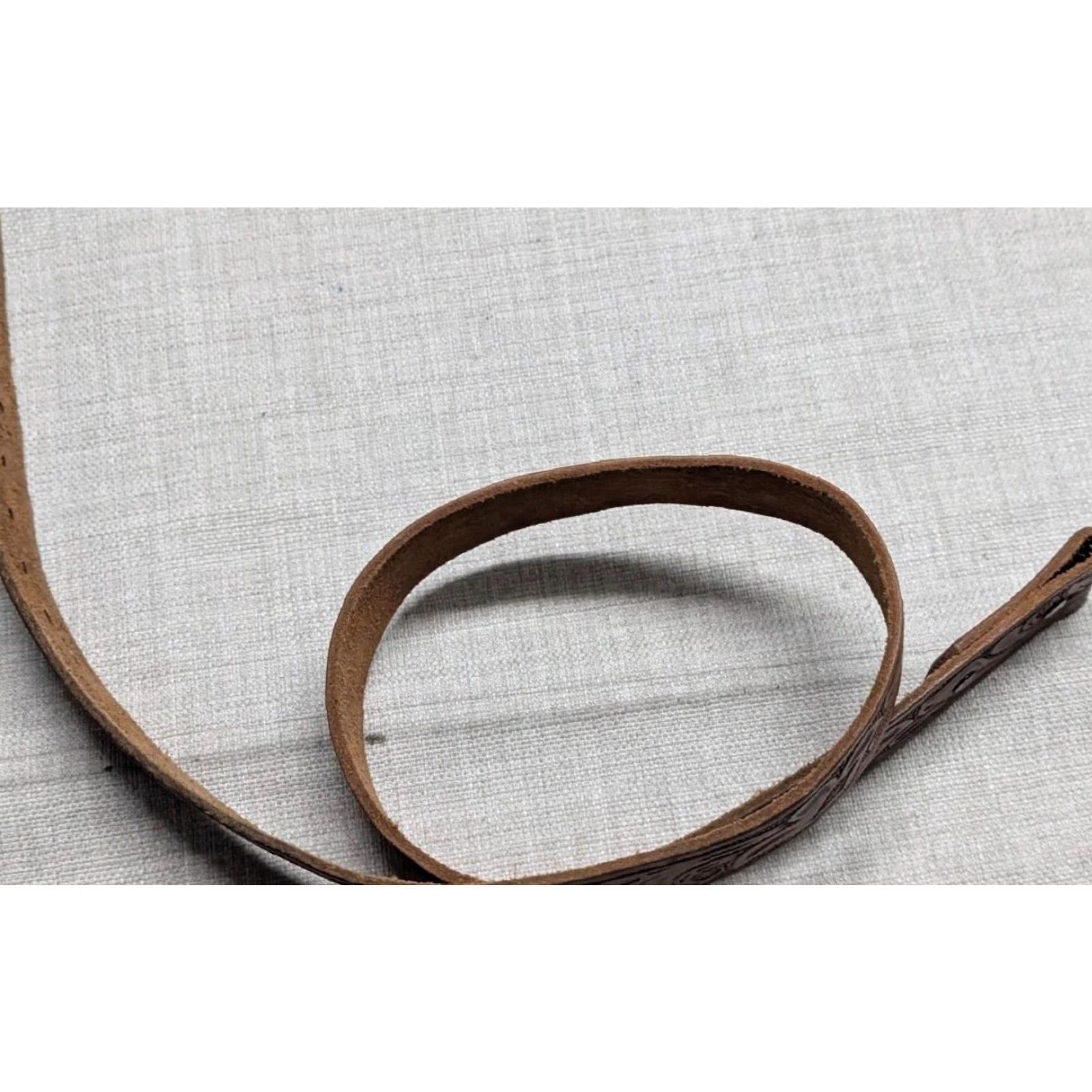 Vintage VINTAGE Handcrafted Tooled brown Western belt 34 Men Cowhide Leather Buckle belt 1-1/2" Western Rodeo Cowboy pattern Tooled buckle Size 34 - 4 Thumbnail