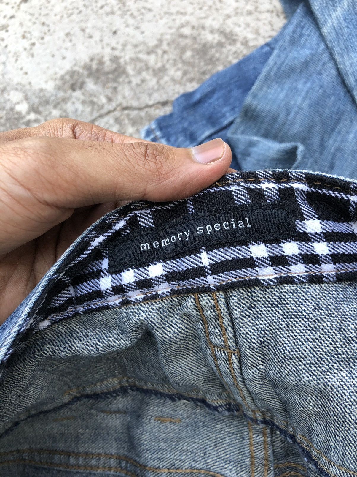 Vintage DOUBLE WAIST DISTRESSED DENIM BY MEMORY SPECIAL Size US 32 / EU 48 - 5 Thumbnail