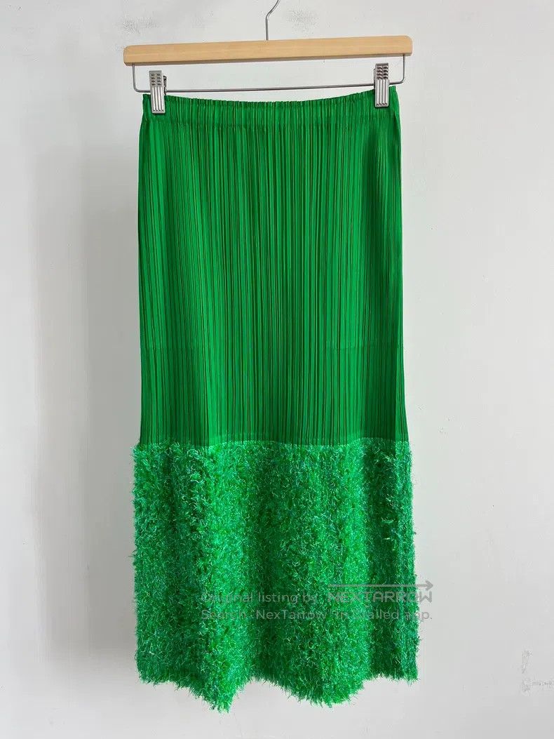 Issey Miyake Issey Miyake size:3 Green Midi Skirt Size 23" - 1 Thumbnail