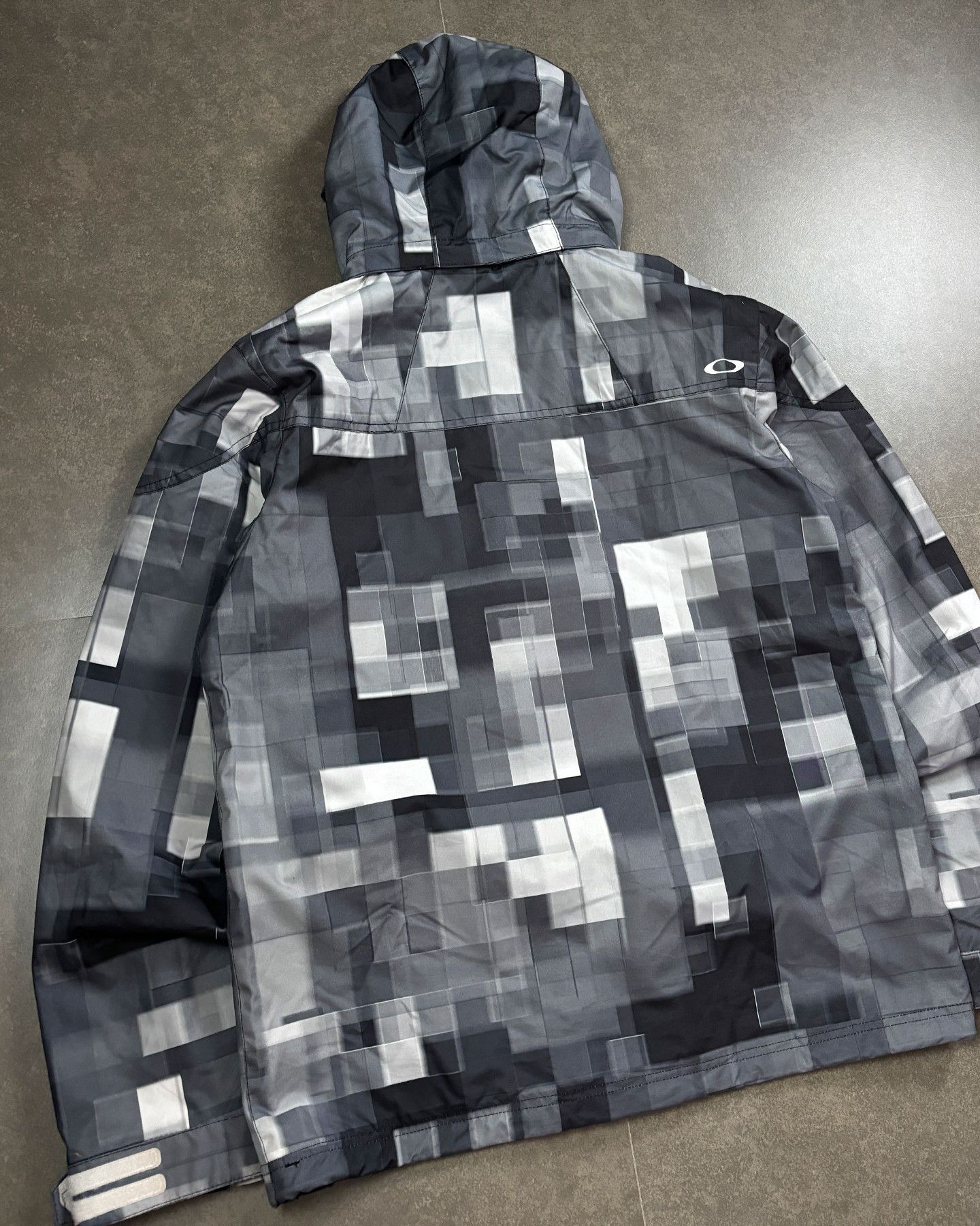 Oakley Vintage Oakley Ski Jacket Geometric AOP Size US M / EU 48-50 / 2 - 14 Thumbnail