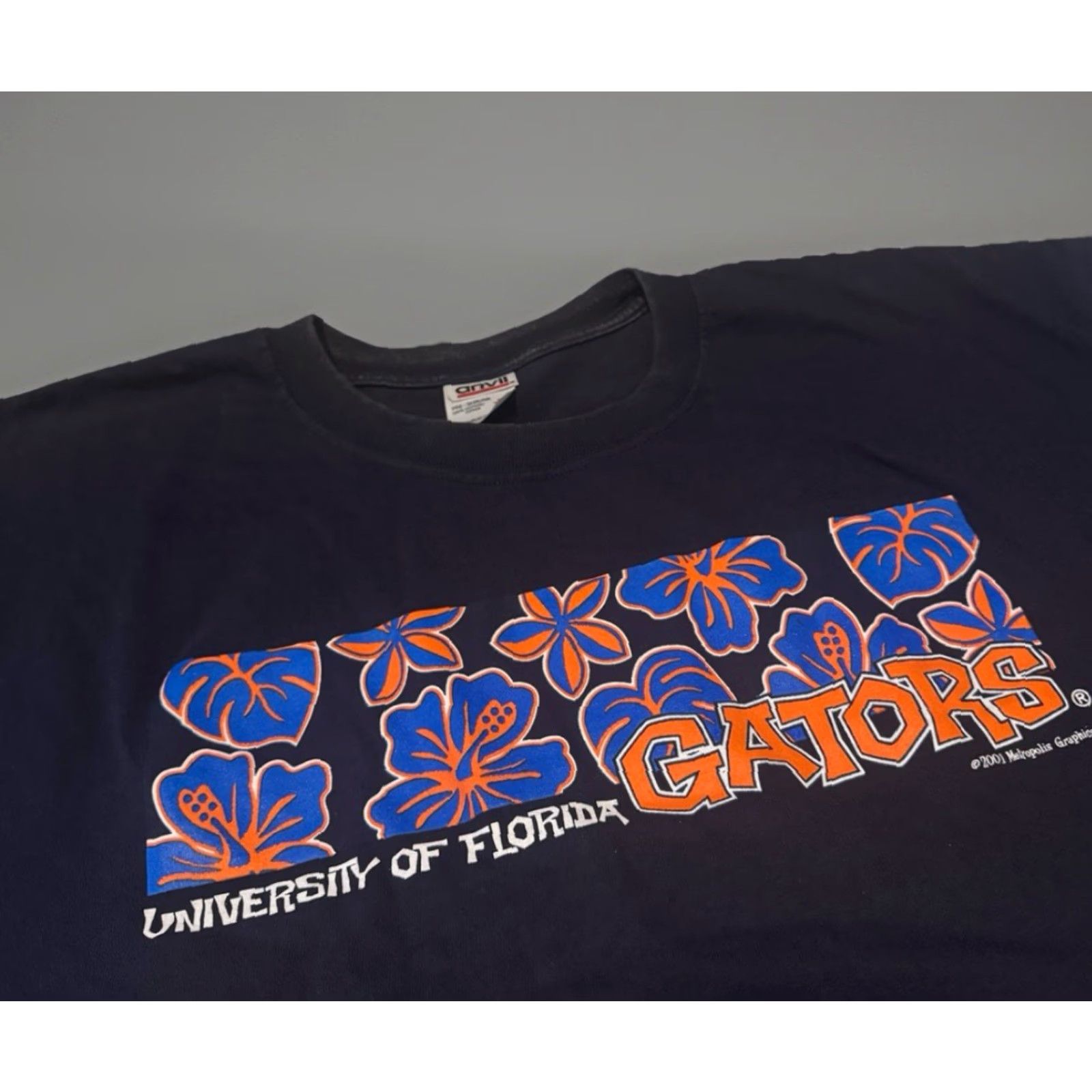 Anvil VINTAGE University of Florida Gators T-Shirt 2XL Navy Blue Floral Palm NCAA Men Mens Shirt 90s Anvil Size US XXL / EU 58 / 5 - 2 Thumbnail