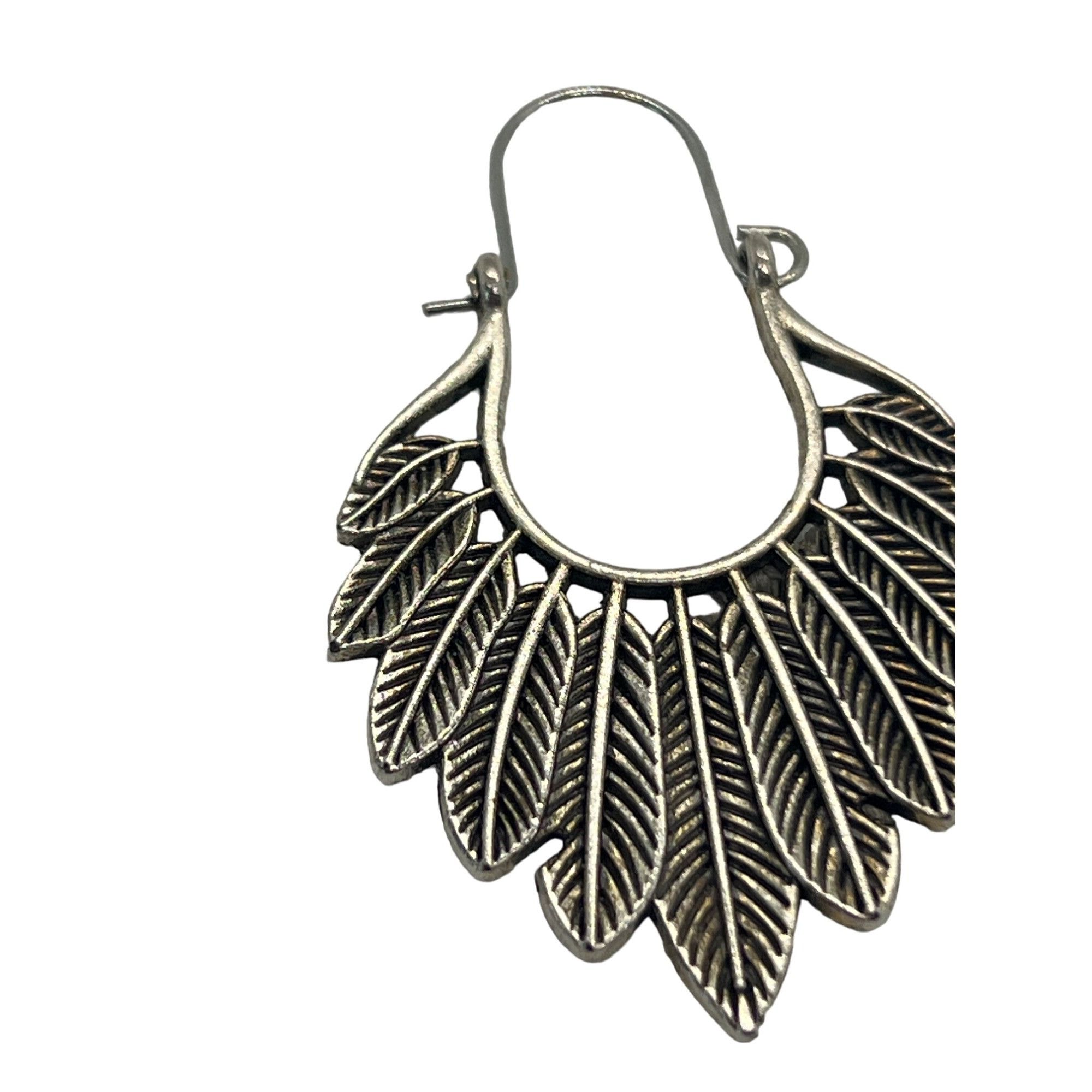 Other Silver Tone Feather Hoop Earrings Dangle Wire 2" Long Boho H Size ONE SIZE - 2 Thumbnail