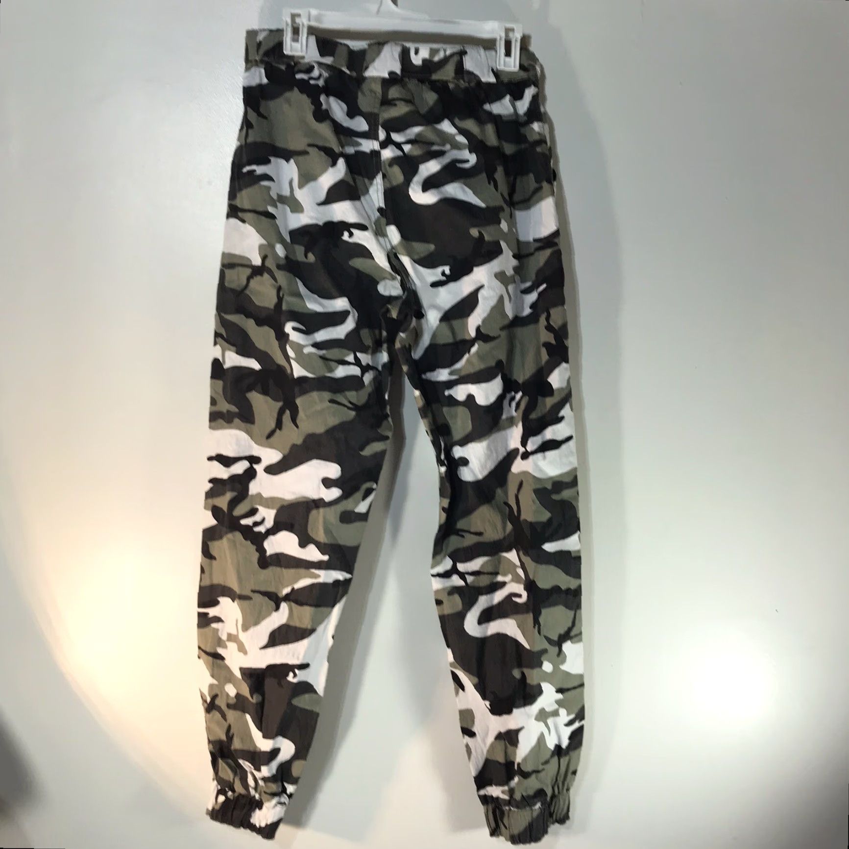 Almost Famous VINTAGE Almost Famous Camouflage Belted Twill Joggers Womens Size L Casual Tapered Fit Size 36" / US 14 / IT 50 - 2 Thumbnail
