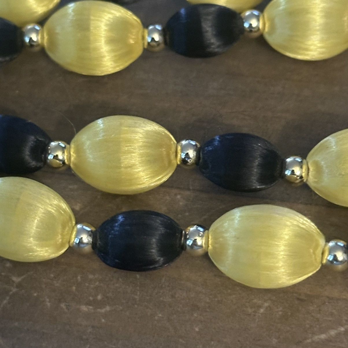 Vintage Vintage black and yellow satin bead necklace Size ONE SIZE - 3 Thumbnail