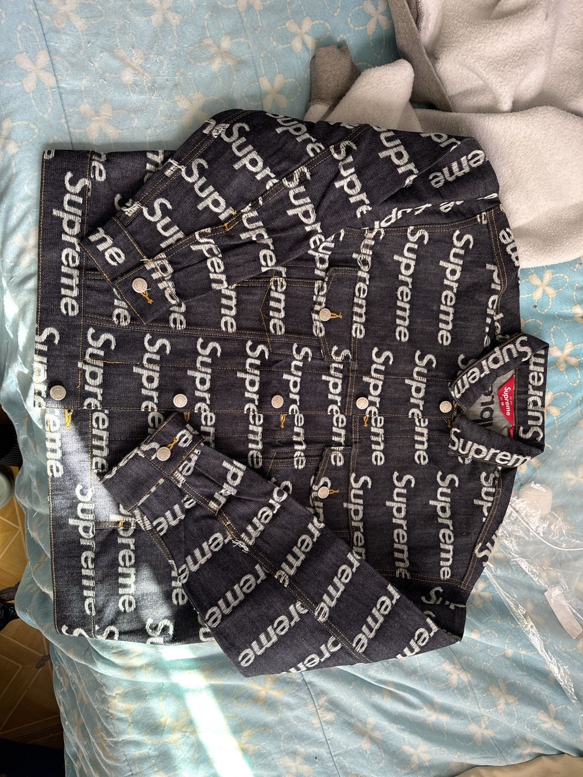 Supreme Supreme denim jacket logo Size US M / EU 48-50 / 2 - 1 Thumbnail
