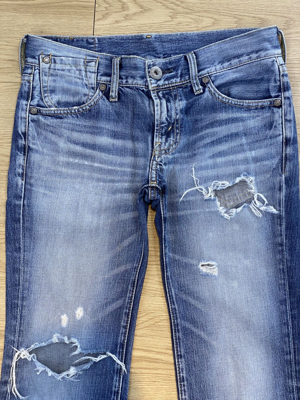 Levi's Levi’s Vintage Whiskers Blue Wash Ripped Flare Jeans Size US 30 / EU 46 - 2 Thumbnail