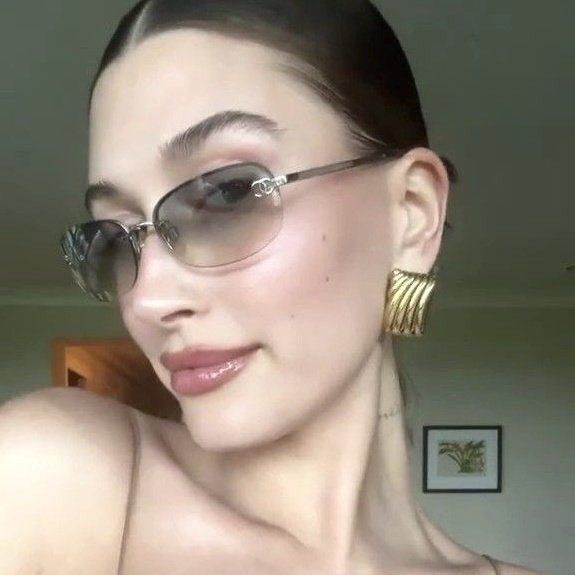 Chanel × Luxury × Vintage Y2K CHANEL CC LOGO RIMLESS