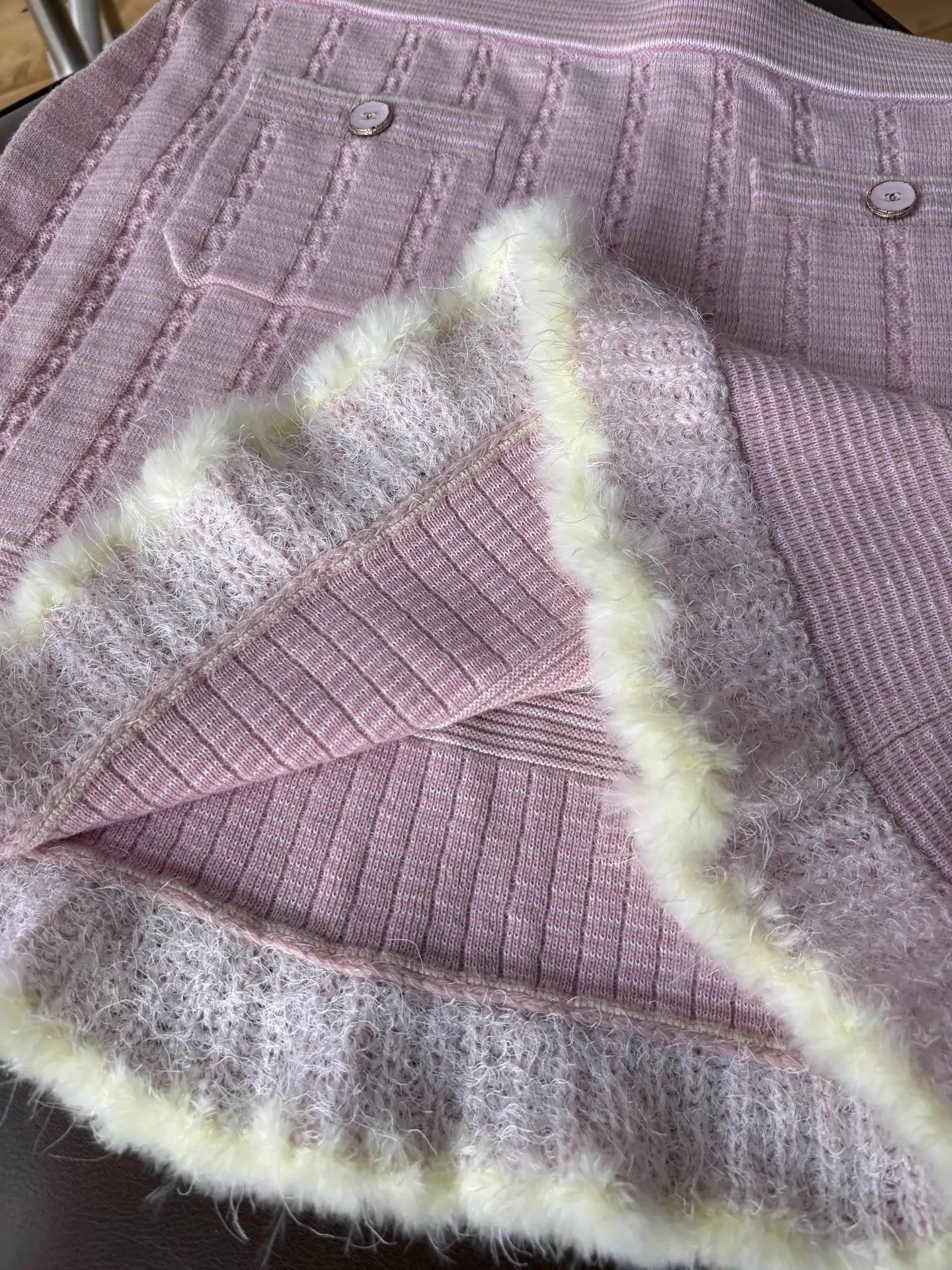 Chanel Chanel 25B Pink Knit & Faux Fur Hem Skirt 36 Size 26" / US 2 / IT 38 - 5 Thumbnail