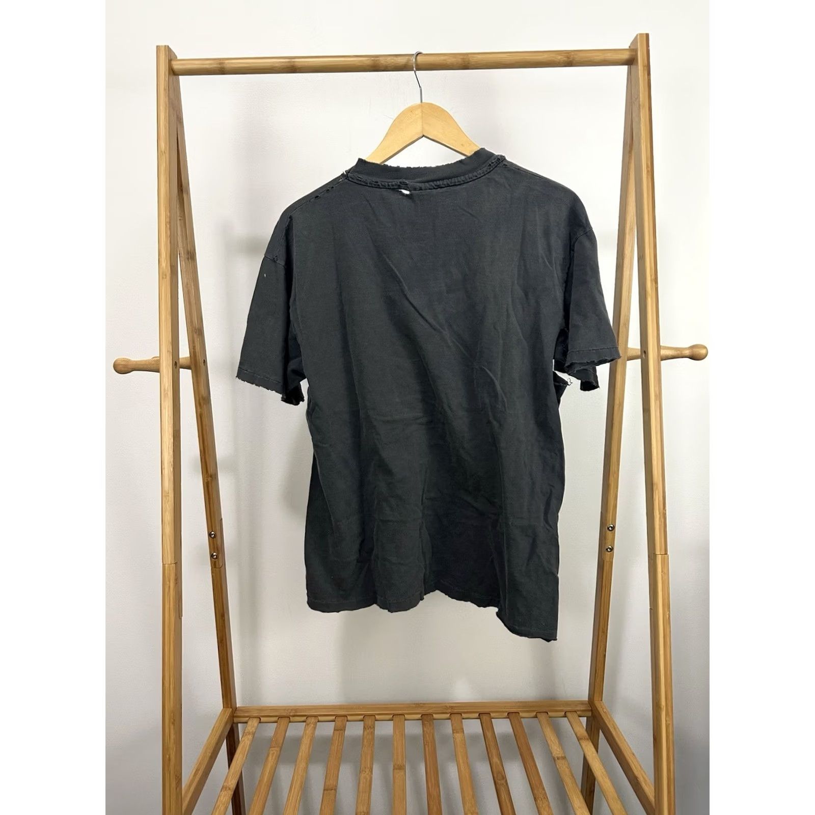Hanes VTG 90s Bass Clef Symbol Music Note Art Faded Thrashed Distressed Worn T-Shirt L Mens Black Hanes Shirt Size US L / EU 52-54 / 3 - 2 Thumbnail