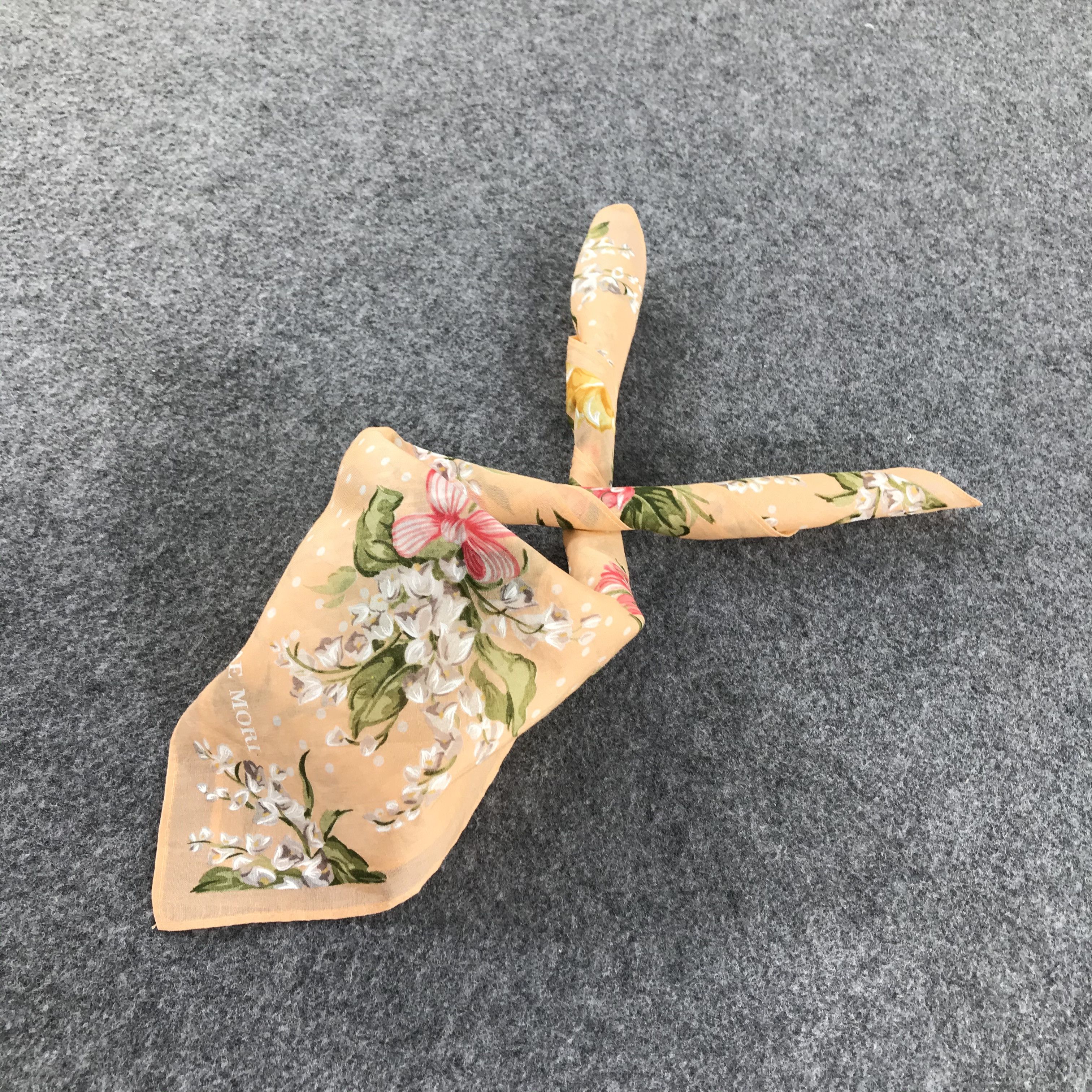 Hanae Mori × Vintage Hanae Mori Floral Handkerchief Neckerchief Bandana SCT101 Size ONE SIZE - 3 Thumbnail