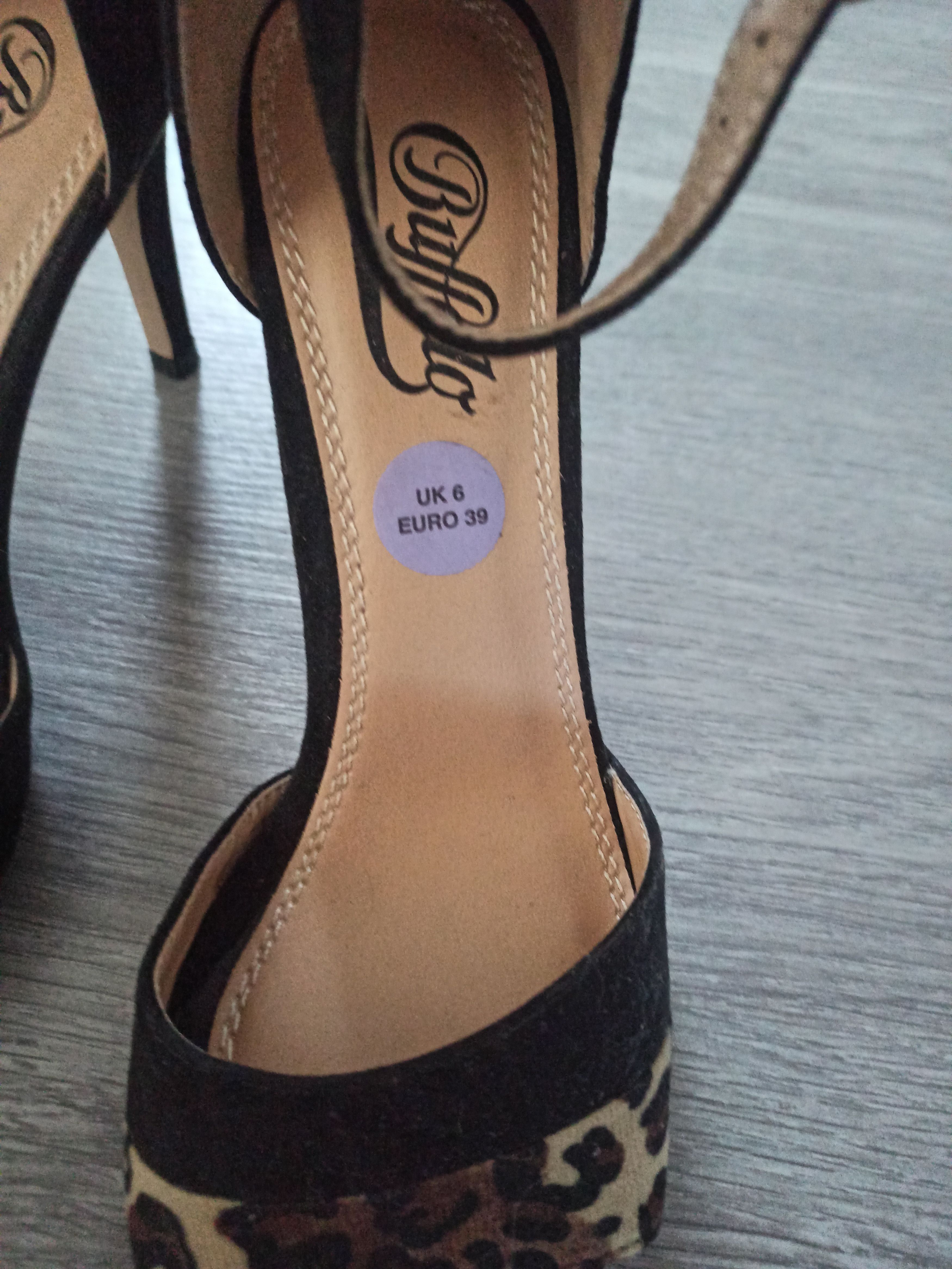 Buffalo London New Buffalo sandals size 38 Size US 8 / IT 38 - 6 Thumbnail