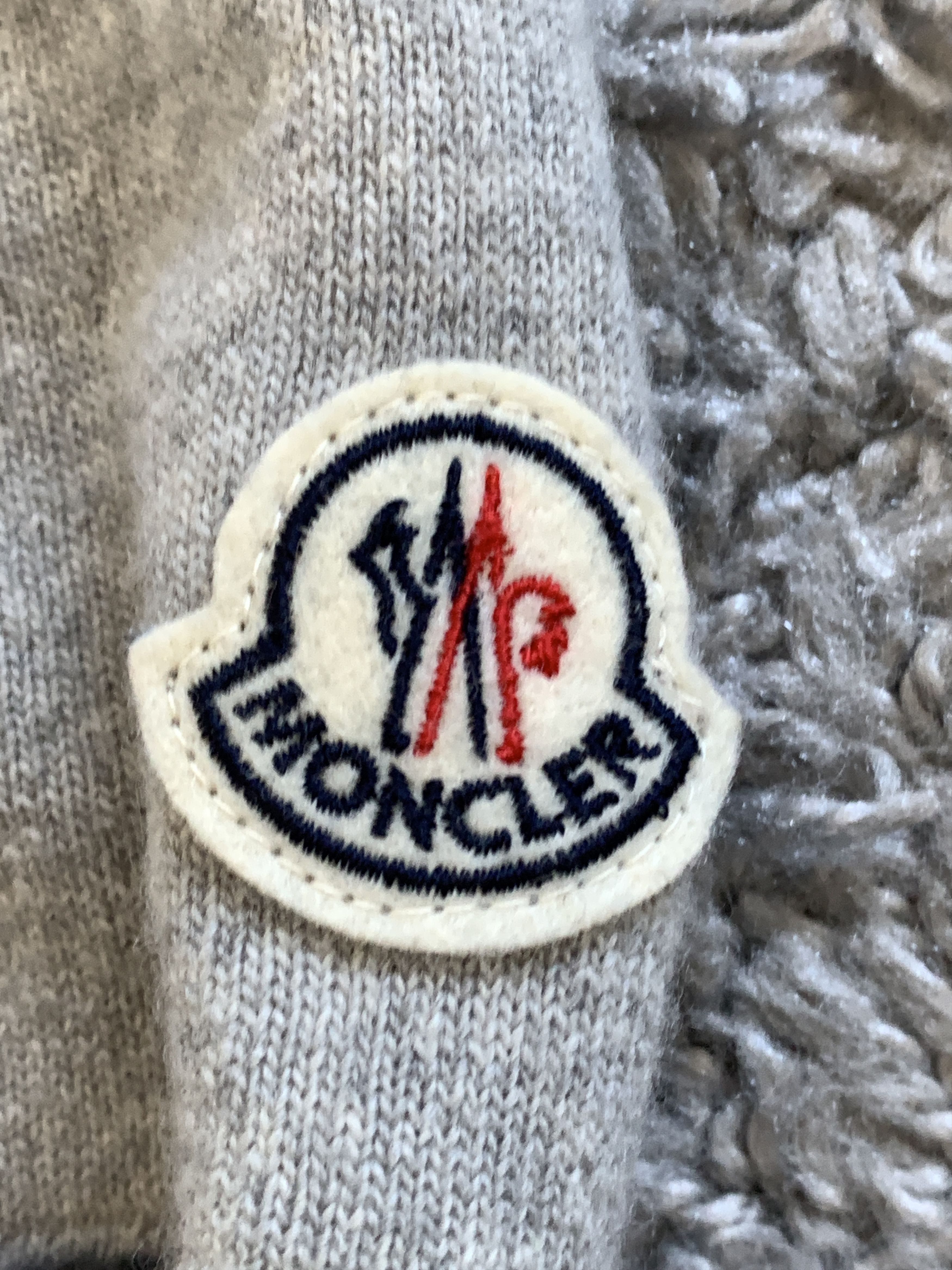 Moncler moncler v-neck grey wool sweater maglione tricot Size US L / EU 52-54 / 3 - 3 Thumbnail