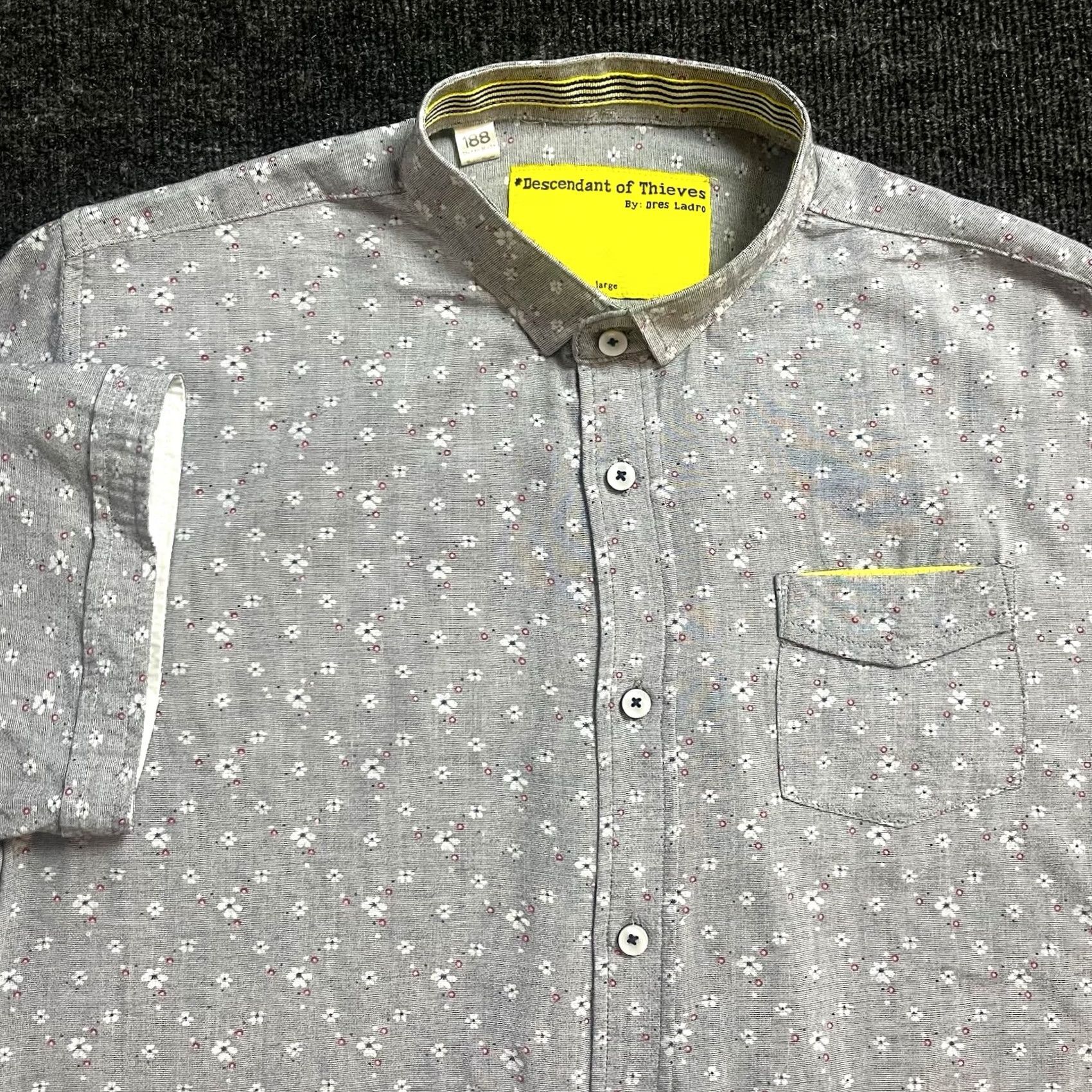 Descendant Of Thieves Shirt Mens L Gray Floral Short Sleeve Button Up, Men's — image 3 of 6