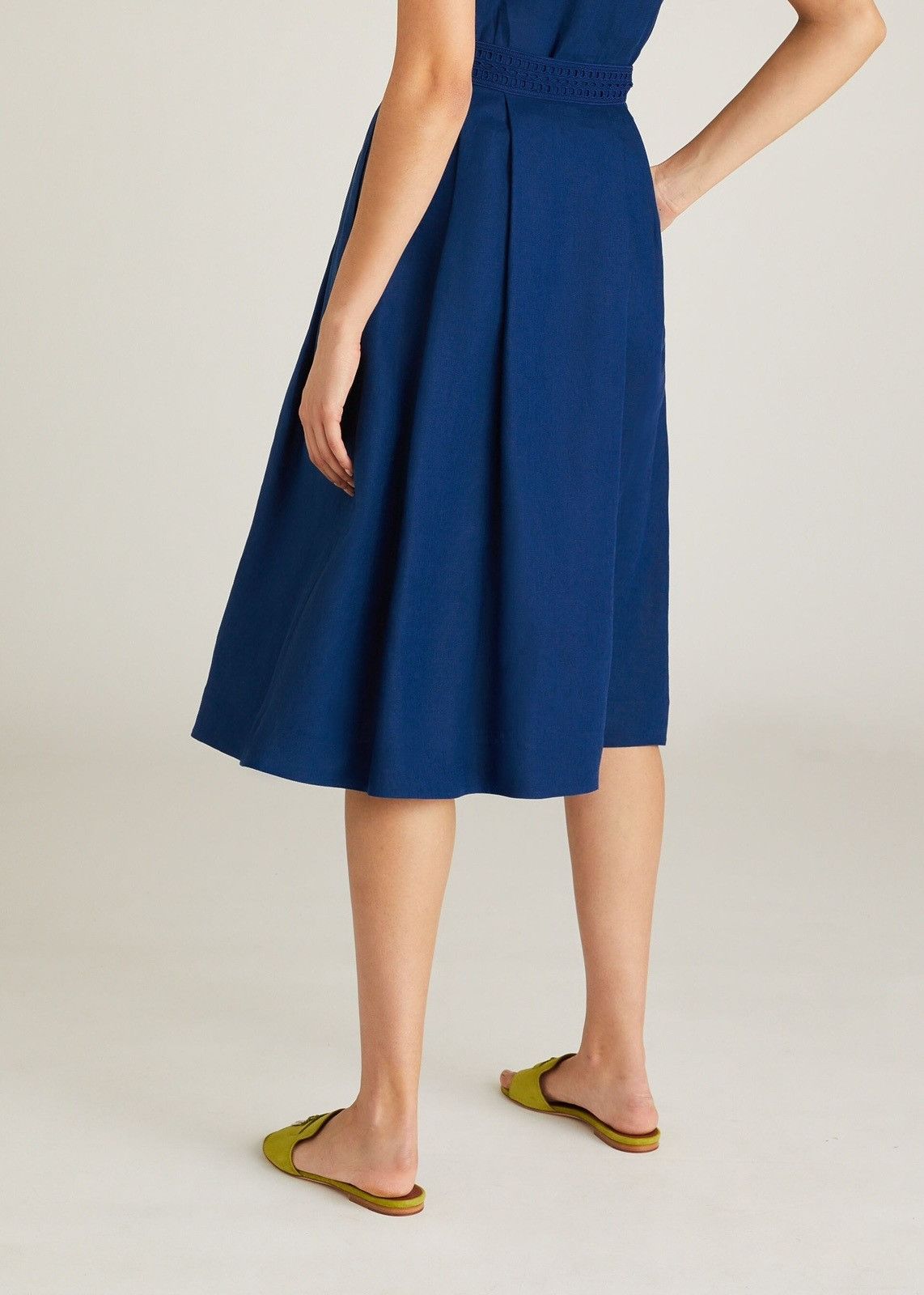 Loro Piana o1srvl11e0824 Zaira Sunny Midi Skirt in Blue Size 27" / US 4 / IT 40 - 4 Thumbnail
