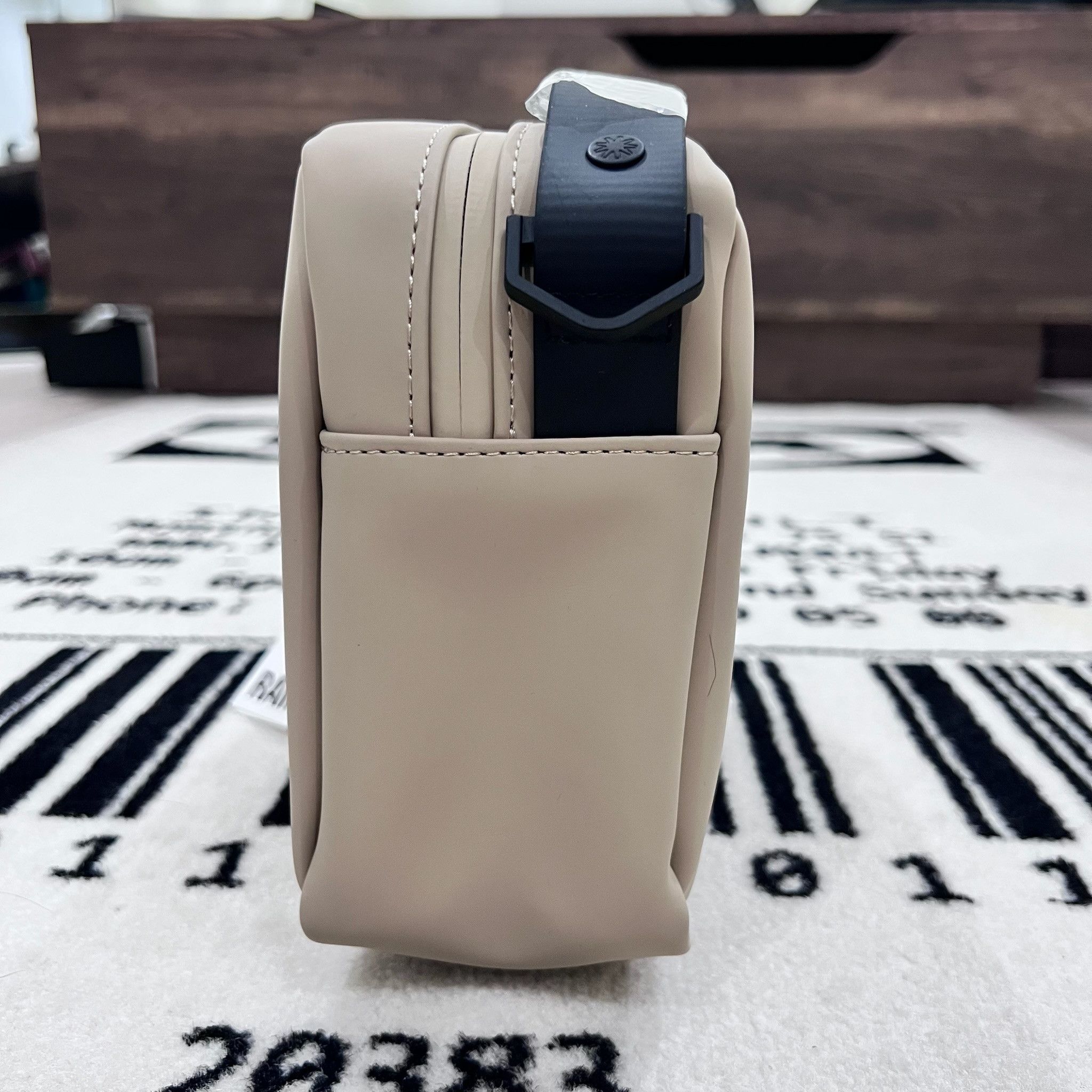 Rains Rains Box Metallic Waterproof Sling/Belt/Crossbody Box Bag Size ONE SIZE - 4 Thumbnail