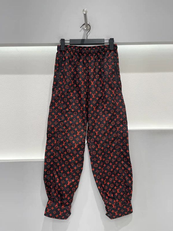 Louis Vuitton Louis Vuitton Red Monogram Casual Pants 0089 Size 30" / US 8 / IT 44 - 1 Thumbnail