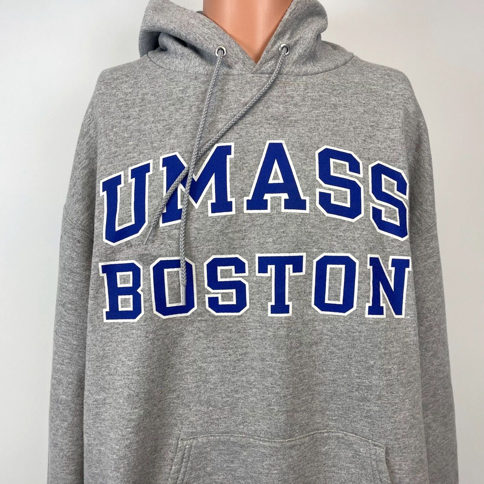 Champion Vintage Reverse Weave University of Massachusetts outlet Grey Hoodie Unisex XL