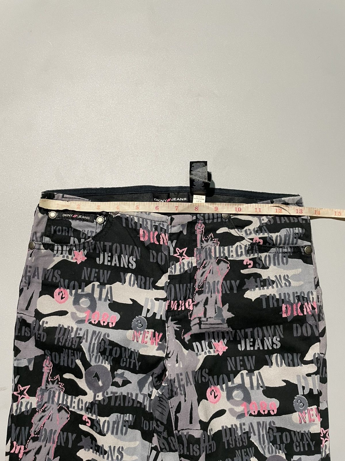 DKNY × Vintage Y2€ DKNY All Over Print Jeans Size 25" / US 0 / IT 36 - 9 Thumbnail