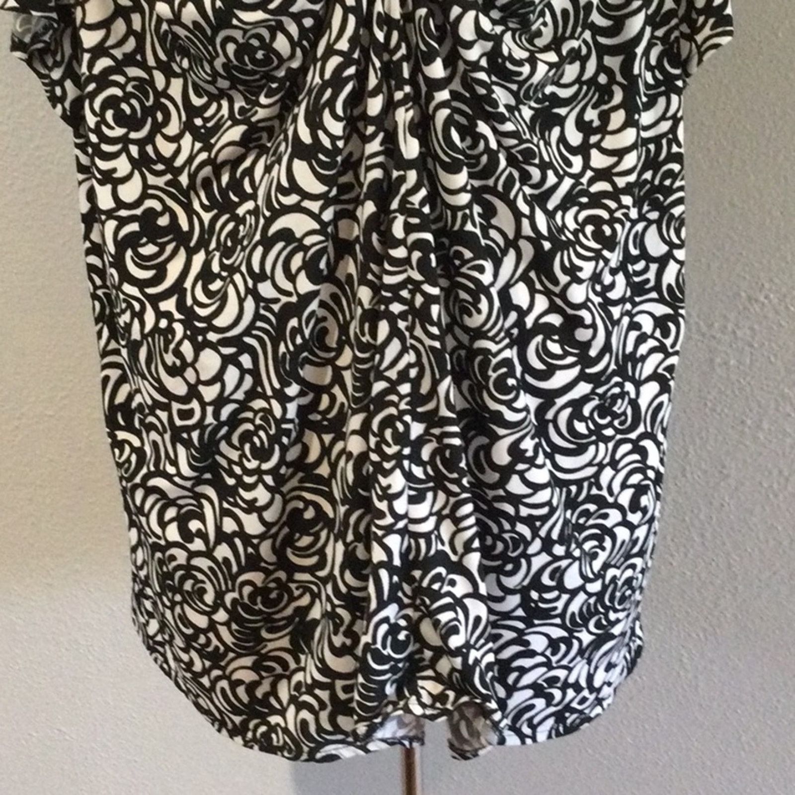 Other Lane Bryant Black & White V-Neck Short Sleeve Blouse 26/28 Size 3XL / US 20-22 - 3 Thumbnail