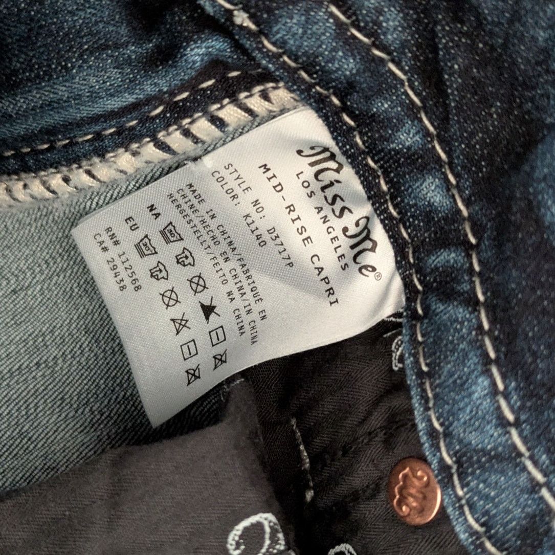 Miss Me MISS ME Los Angeles Mid Rise Capri Jeans Beaded Bling Pocket Size 26" / US 2 / IT 38 - 7 Thumbnail