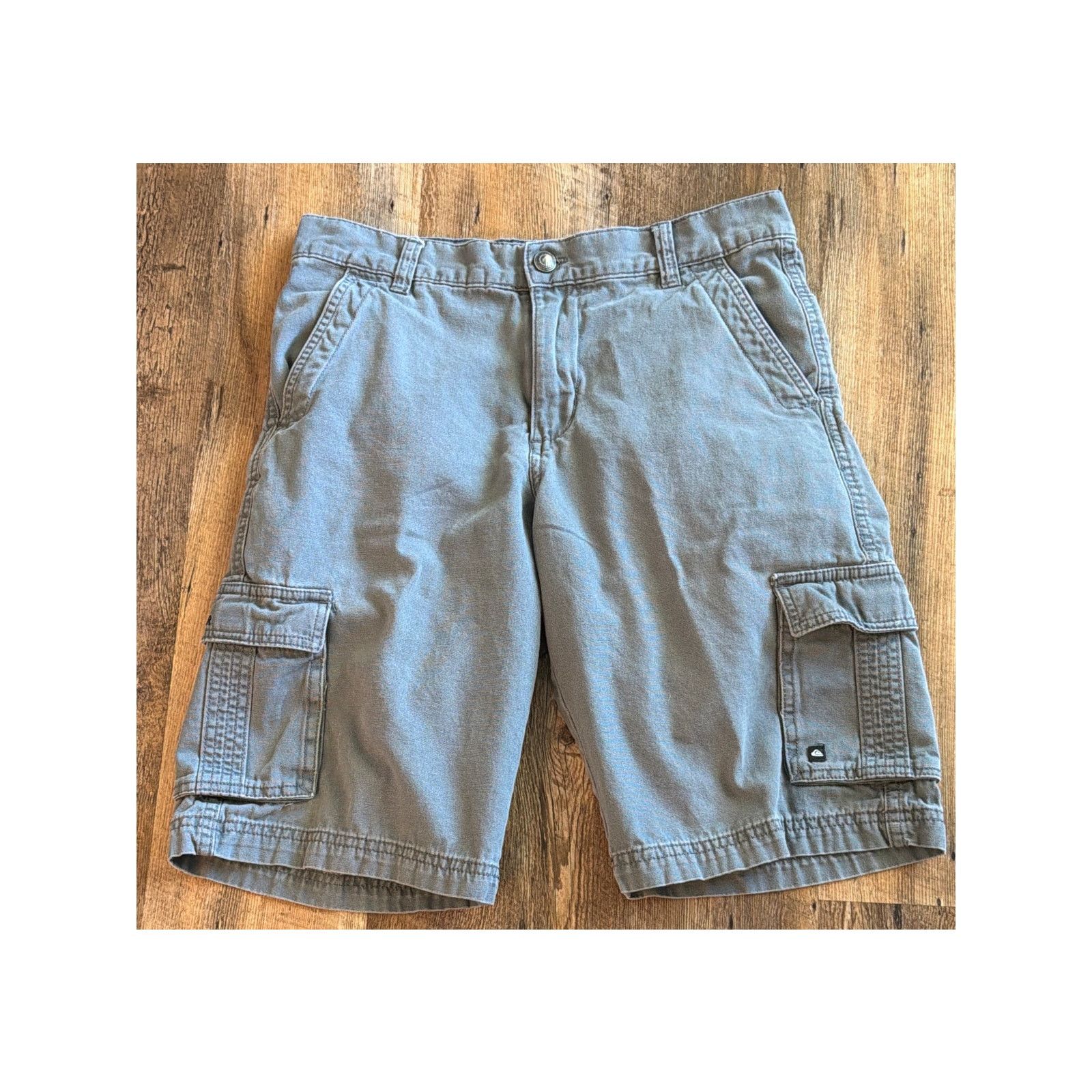 Quiksilver Quiksilver gray cargo shorts Sz 27 100% Cotton Size US 28 / EU 44 - 1 Thumbnail