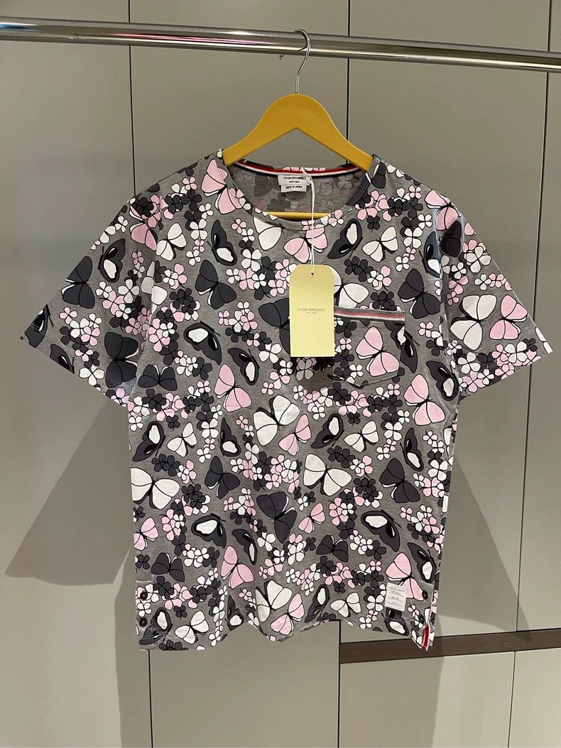 Thom Browne Thom browne Gray full-print butterfly short-sleeved T-shirt Size US M / EU 48-50 / 2 - 1 Thumbnail