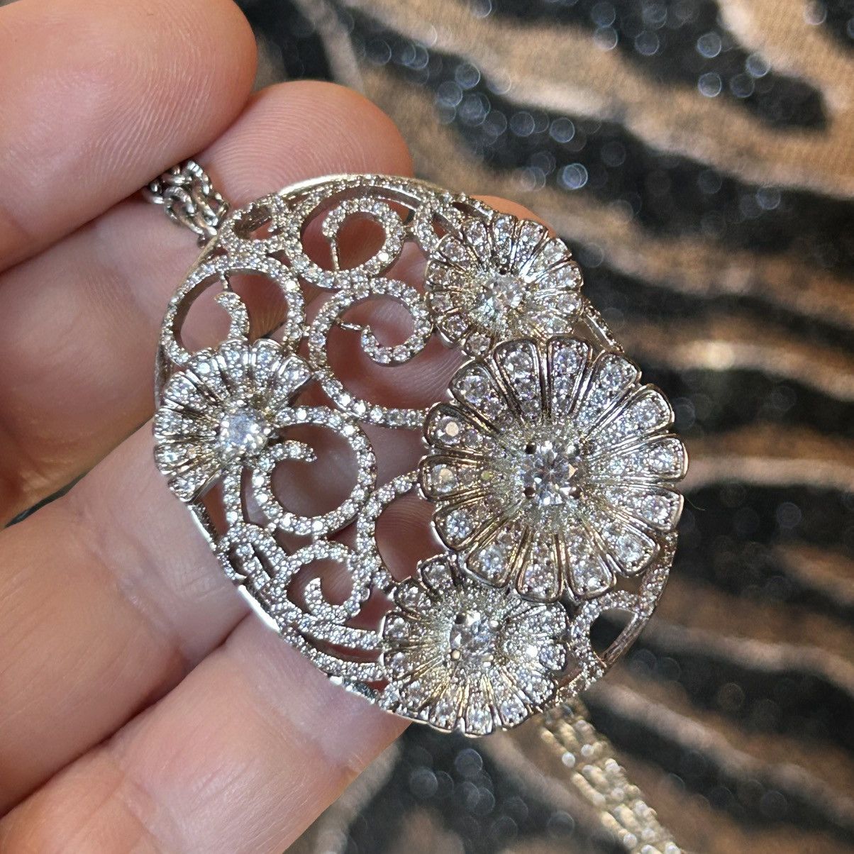 Jewelry Elegant sparkly cubic zirconia floral medallion necklace Size ONE SIZE - 5 Thumbnail