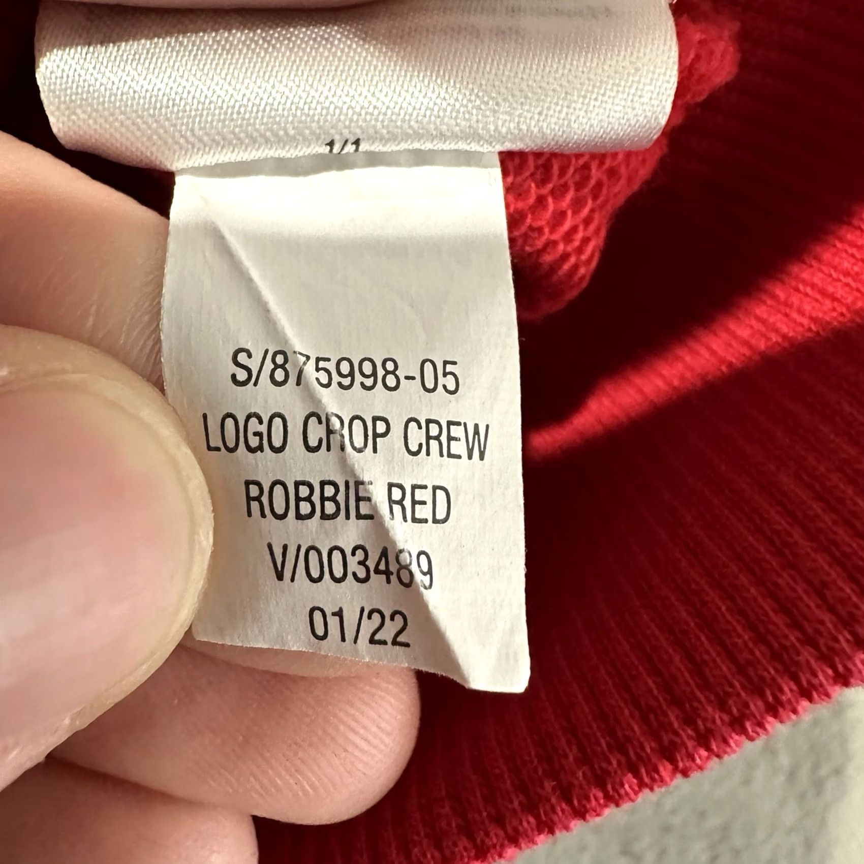 Old Navy Old Navy Sweater Womens Large Crew Crop Robbie Red Stars Logo Graphic Print EUC Size S / US 4 / IT 40 - 6 Thumbnail