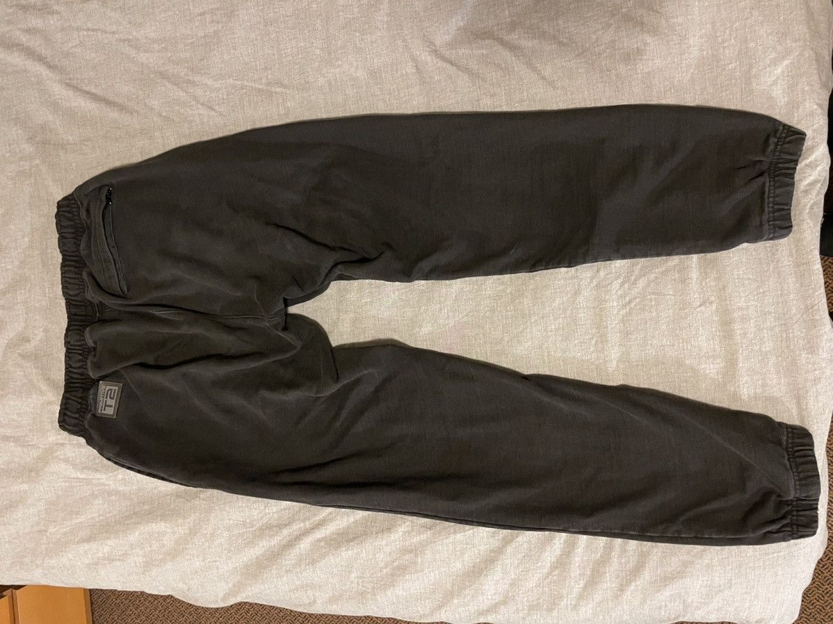 Primitive Primitive x Terminator 2 sweat pants Size US 32 / EU 48 - 5 Thumbnail