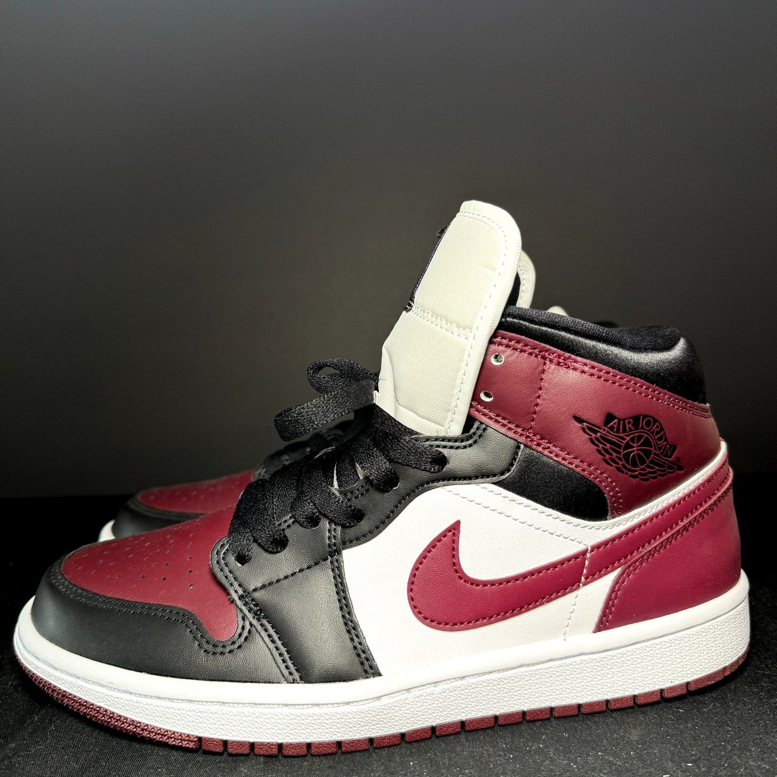 Jordan Brand × Nike Nike Air Jordan 1 Mid SE Gold Pendants Women's Shoes Size US 8.5 / IT 38.5 - 8 Thumbnail