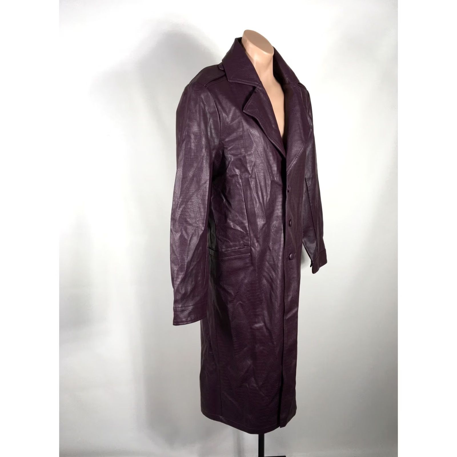 Hot Topic VINTAGE The Joker Suicide Squad Purple Jacket Trench Coat Men L Cosplay Hot Topic Caped Collared Animal Print Button Closure Faux Leather Size US L / EU 52-54 / 3 - 4 Thumbnail