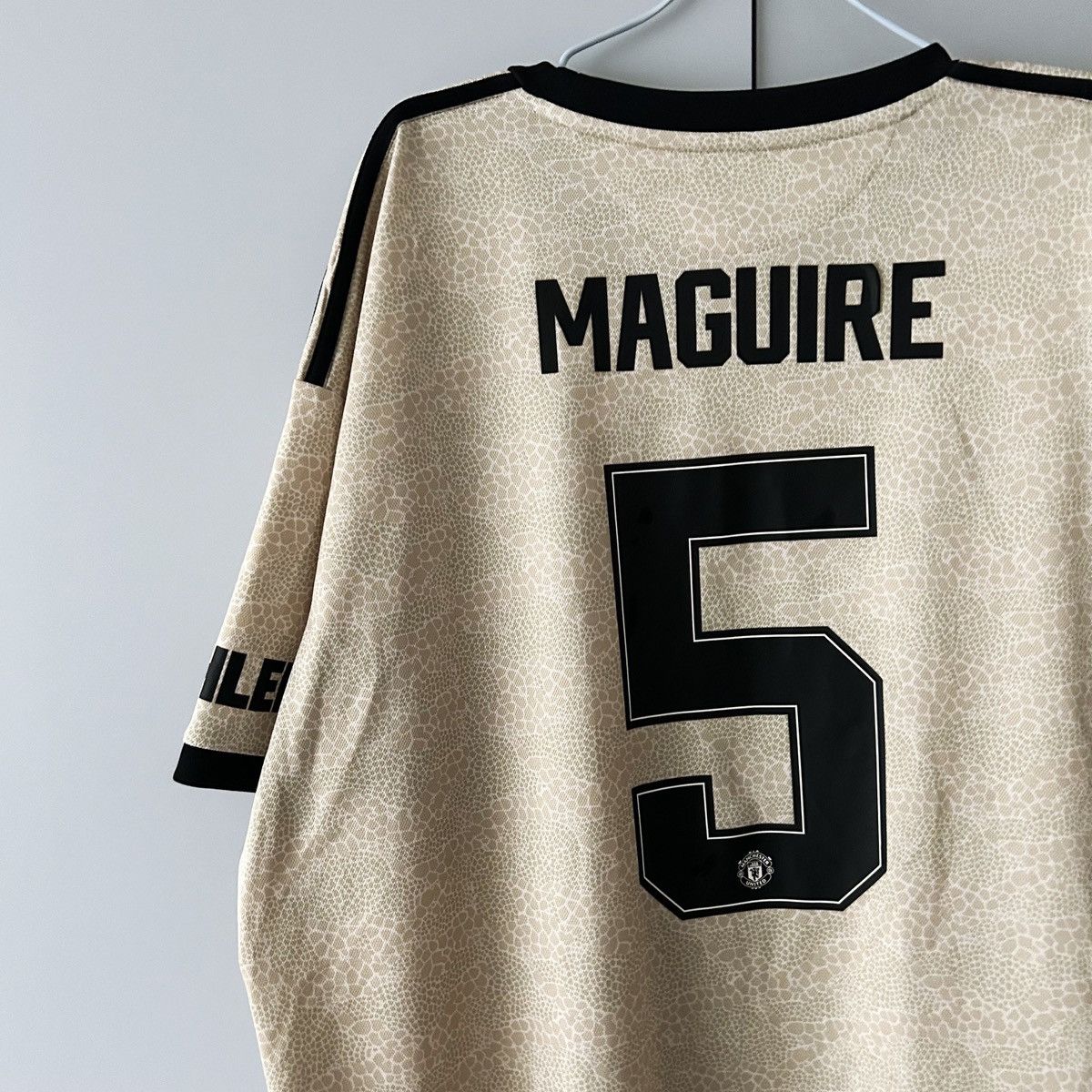 Other Manchester United jersey 2019 2020 #5 Maguire Size US XXL / EU 58 / 5 - 3 Thumbnail