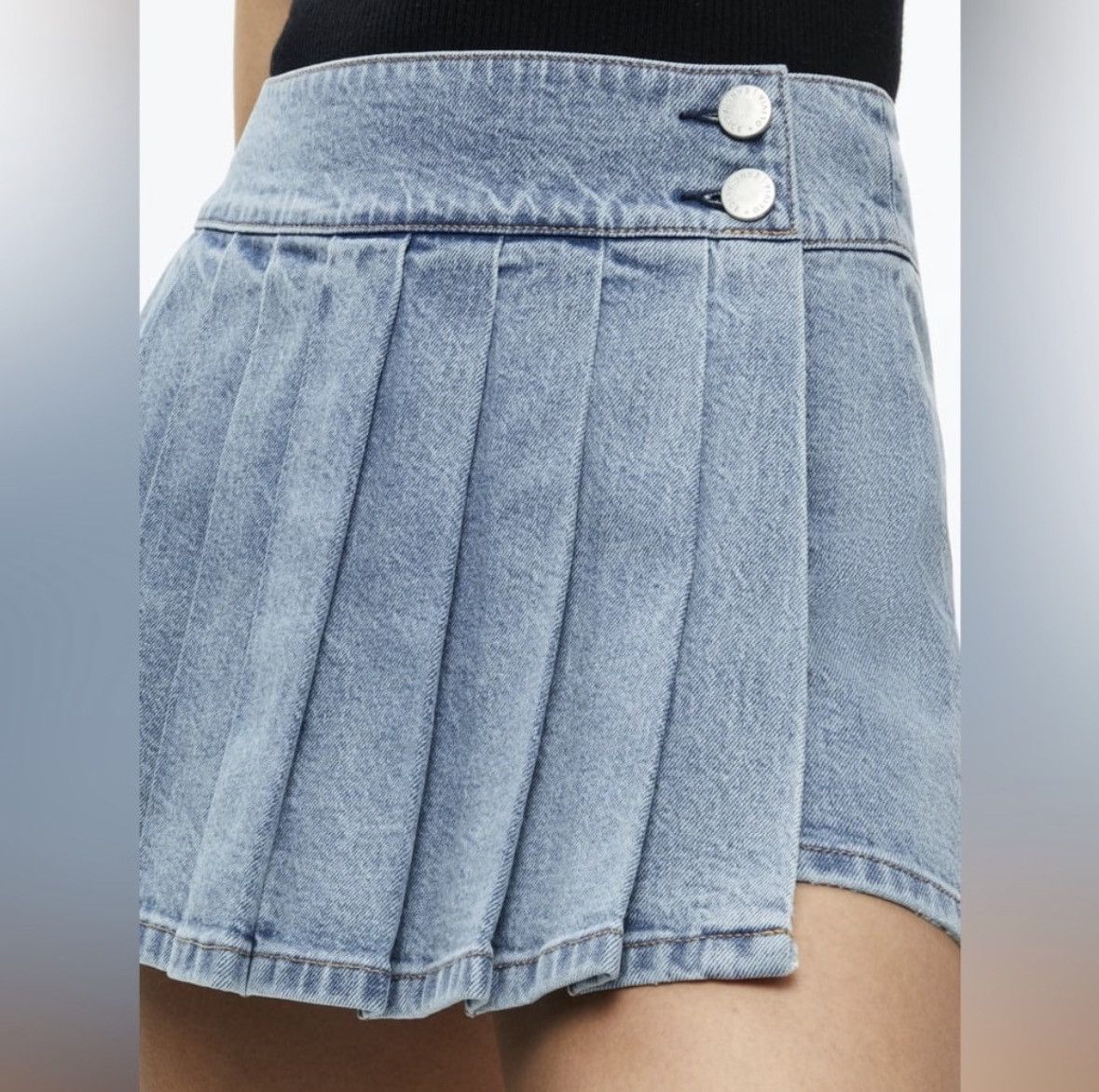 Alice + Olivia Alice + Olivia Noah Denim Pleated Skort/ Size 26 Size 26" / US 2 / IT 38 - 3 Thumbnail