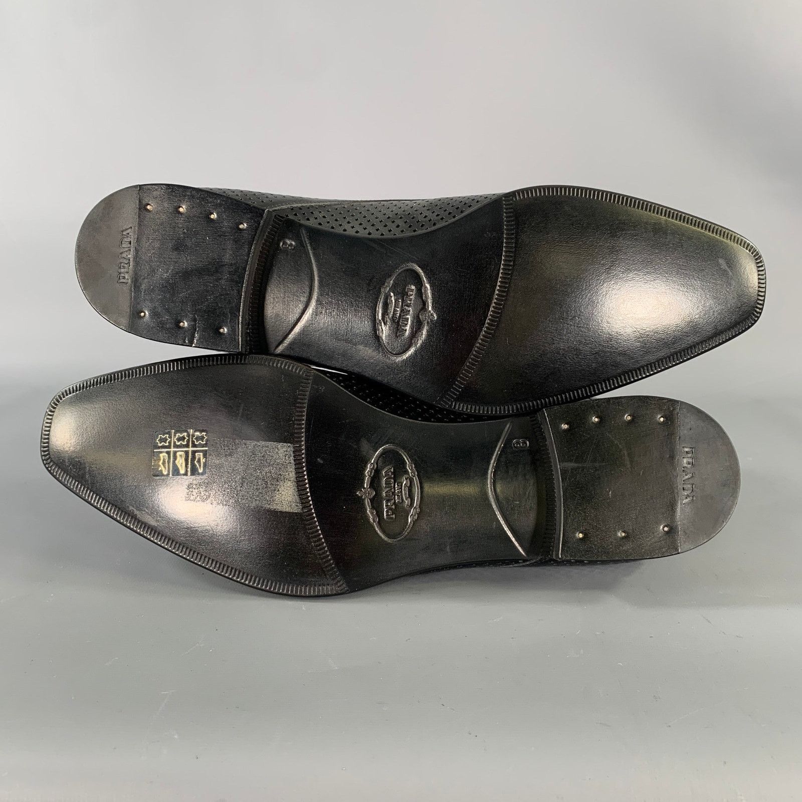 Prada PRADA Size 9 Black Perforated Leather Lace Up Lace Up Shoes Size US 9 / EU 42 - 6 Thumbnail