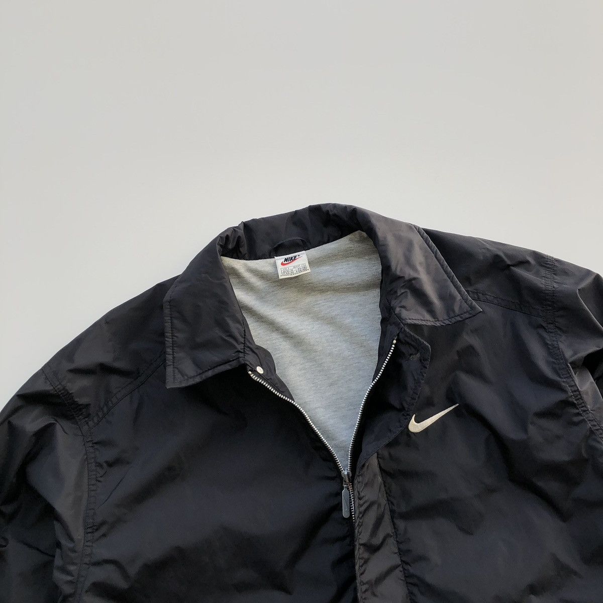 Nike Nike Vintage Big Logo Nylon Coat Jacket Black Rare Size US S / EU 44-46 / 1 - 5 Thumbnail