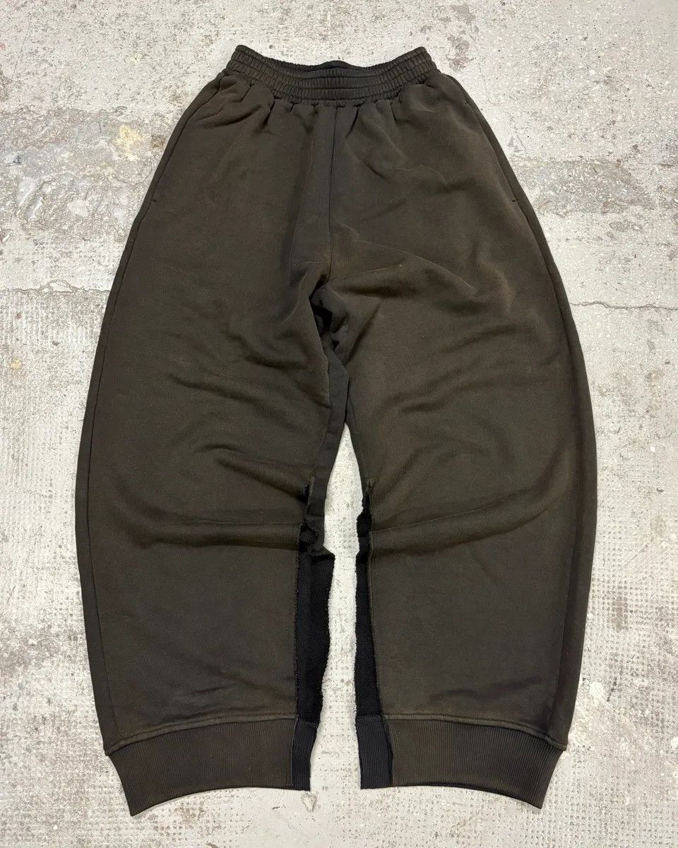 Maison Margiela Maison Margiela MM6 Black Faded Jogger Suitpants Size US 39 - 1 Thumbnail