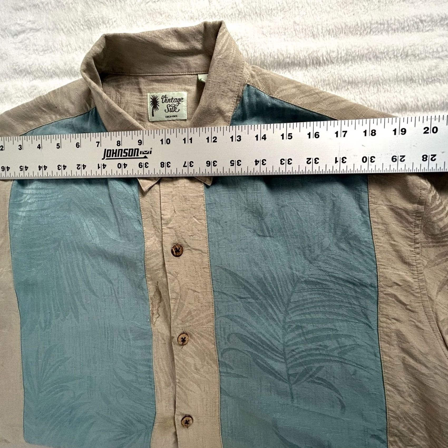 Vintage VINTAGE Silk Mens Large Short-Sleeve Button-Up Shirt Leaf Pattern Beige/Blue 90s Hawaiian Retro Size US L / EU 52-54 / 3 - 5 Thumbnail