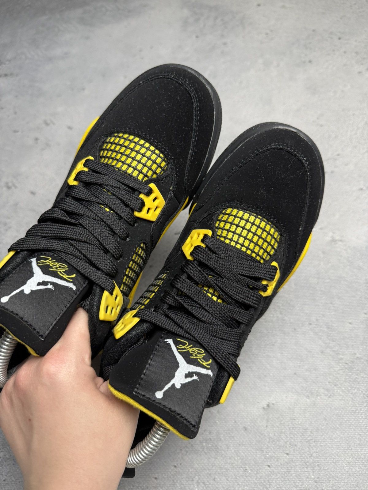 Jordan Brand Nike Air Jordan 4 Retro Thunder Black White Yellow 2023 5,5 Size US 7 / IT 37 - 6 Thumbnail