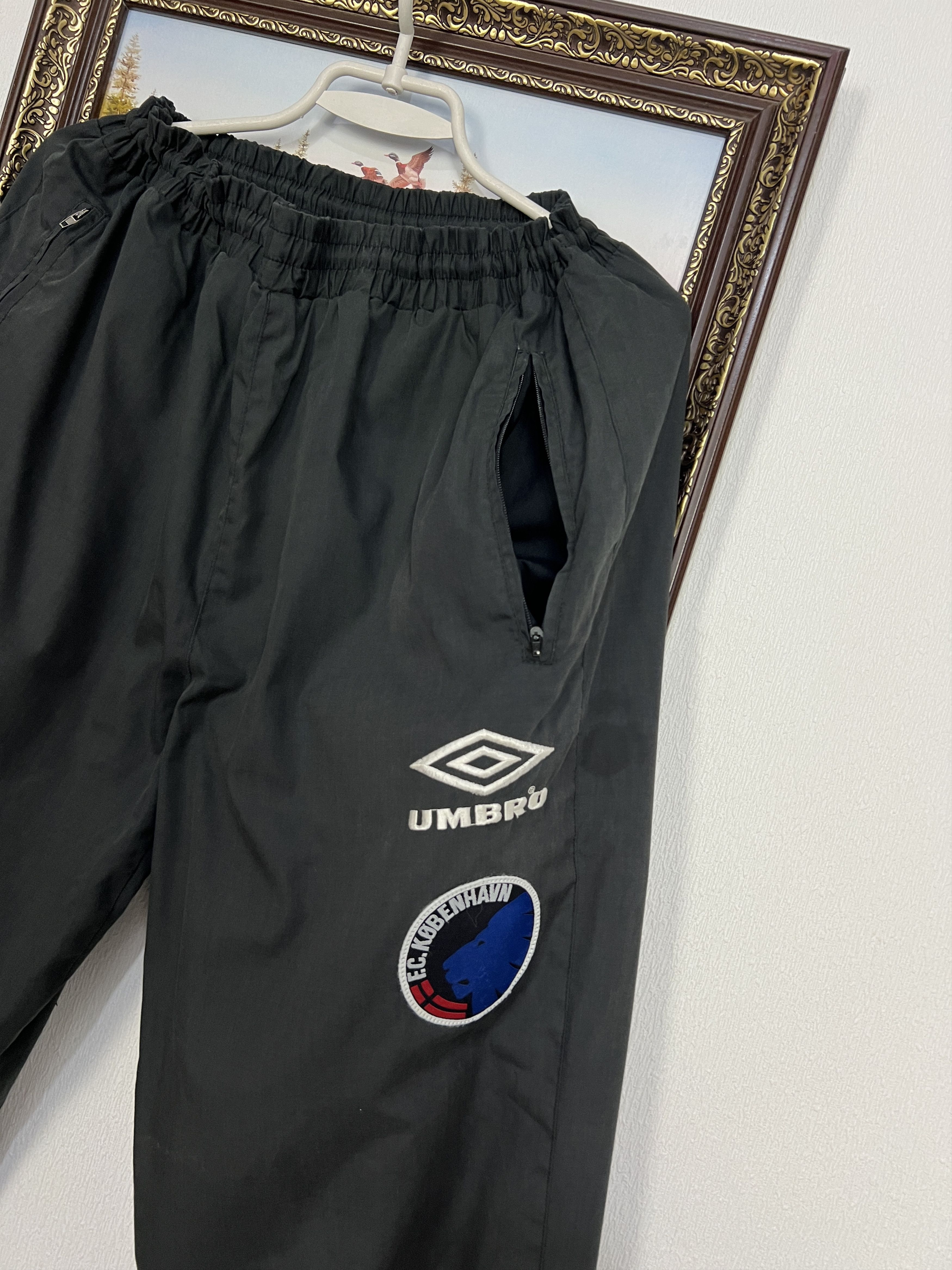 Umbro Copenhagen Kobenhavn Football Pants Soccer Sweatpants Size US 34 / EU 50 - 2 Thumbnail