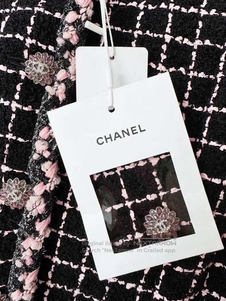 Chanel Chanel 23k show black pink plaid petal rolled edge flower Size XS / US 0-2 / IT 36-38 - 5 Thumbnail