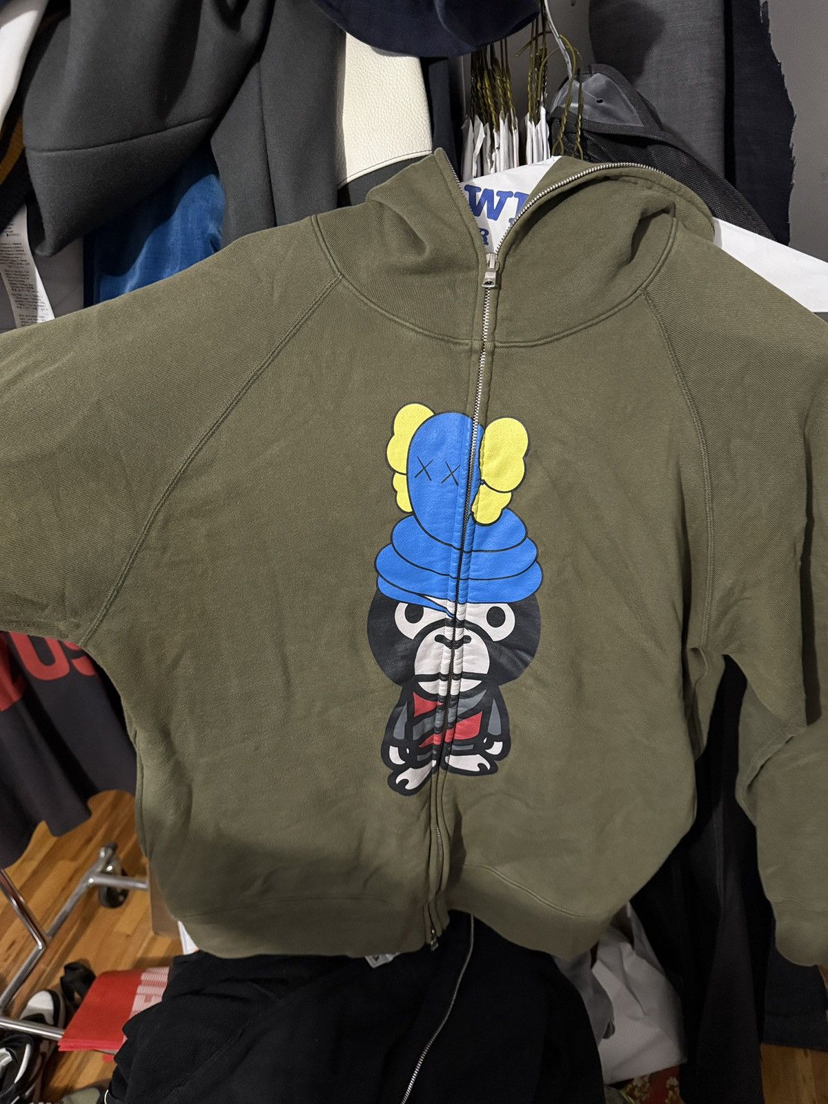 APE BAPE KAWS BABY MILO スタジャン　パーカー　スウェット BAPE × KAWS Milo Animal Kingdom sweat varsity jacket Pink A