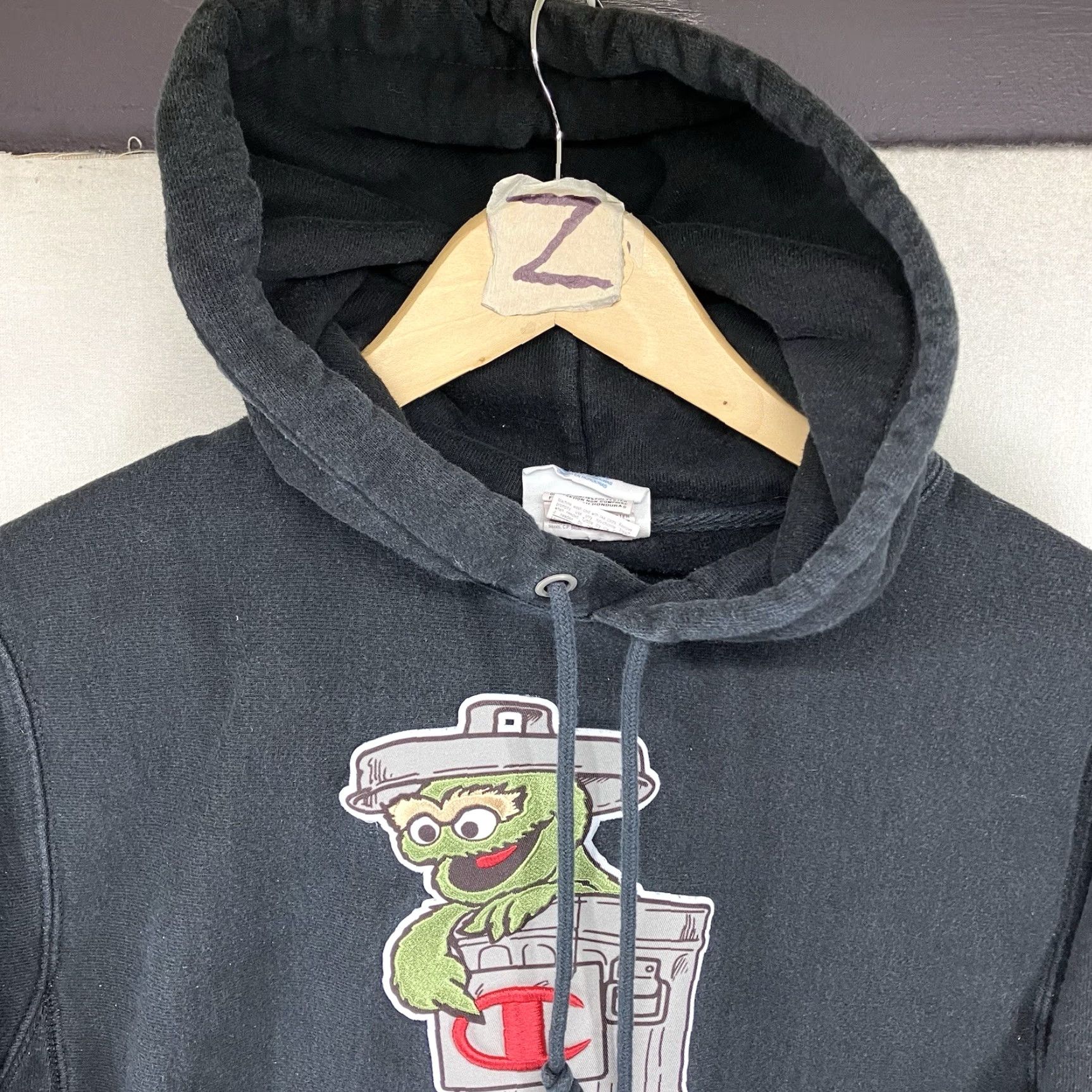Champion VINTAGE Champion Reverse Weave Hoodie Small Black Sesame Street Oscar Grouch VTG Y2K Size US S / EU 44-46 / 1 - 7 Thumbnail