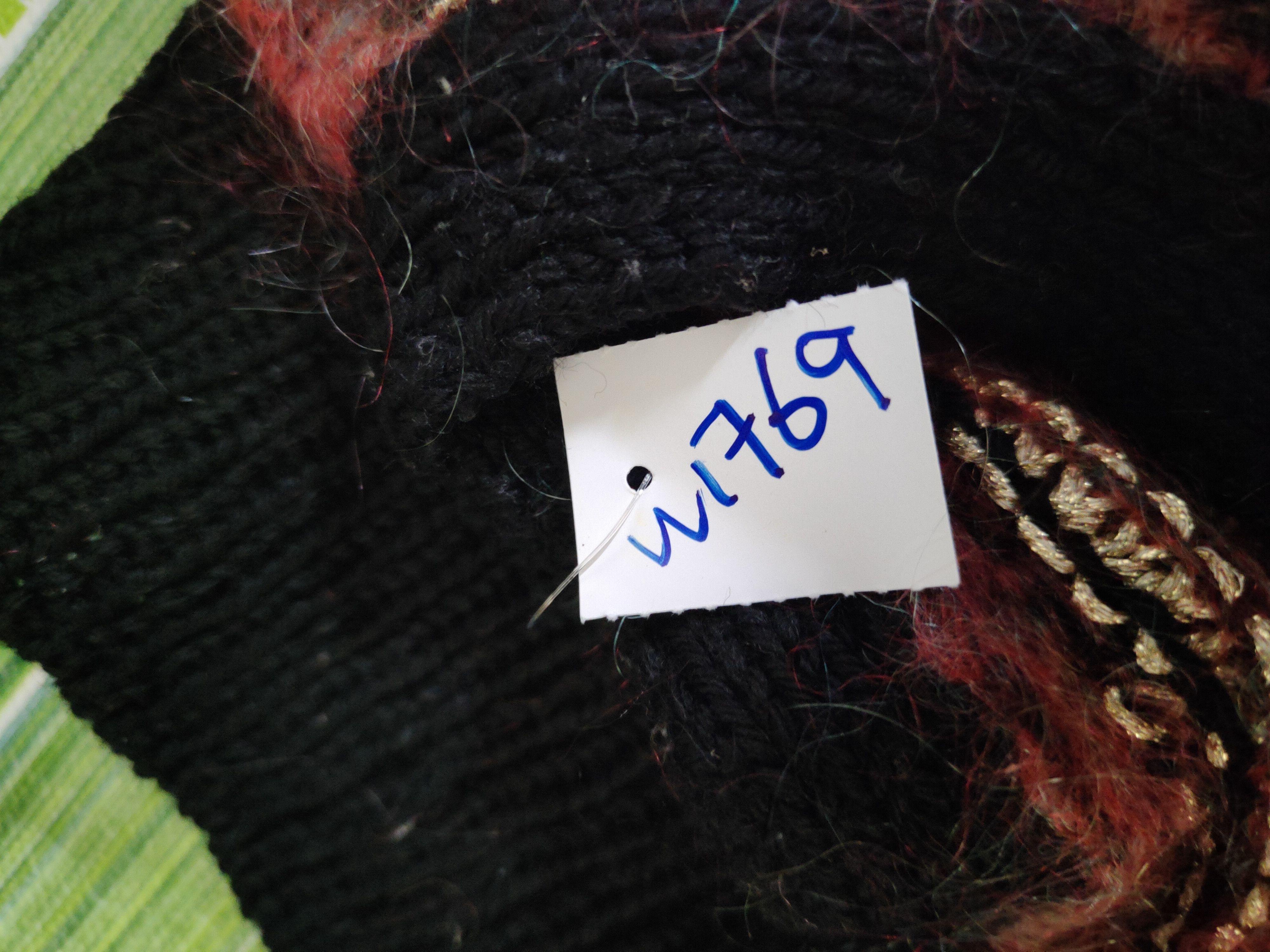 Aran Isles Knitwear Japanese Brand Red Wool Knitwear Crop Tops #W1769 Size S / US 4 / IT 40 - 11 Thumbnail