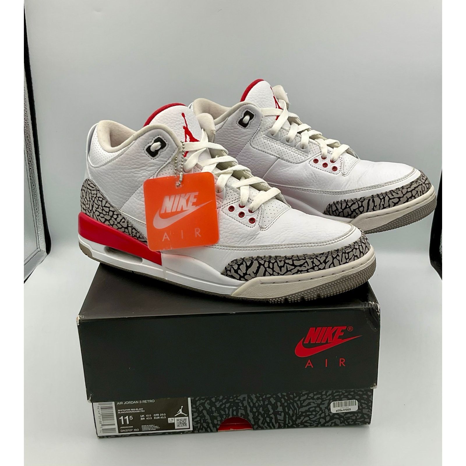 Nike Air Jordan 3 Retro Fire Red DN807-160 M11.5 Preowned Size US 11.5 / EU 44-45 - 1 Thumbnail