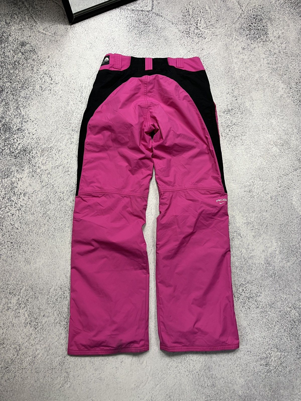 Nike Vintage Nike ACG Ski Snowboard Pants Y2K Pink Gorpcore Hype Size 30" / US 8 / IT 44 - 8 Thumbnail
